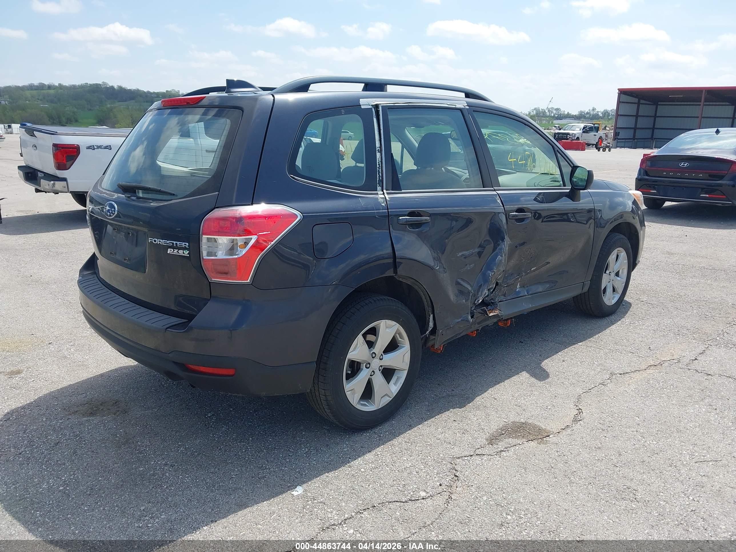 SUBARU FORESTER image 4