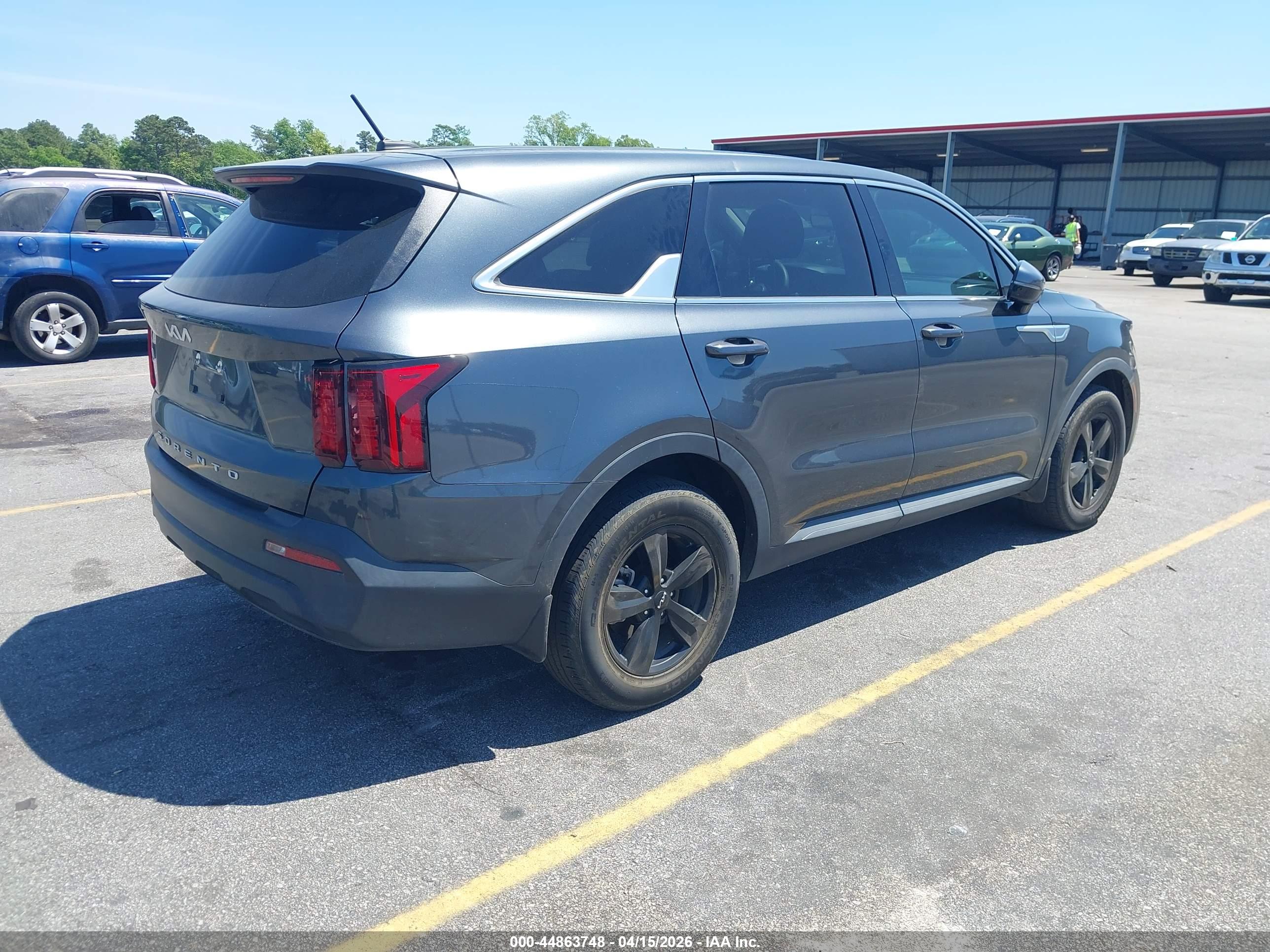 KIA SORENTO image 4