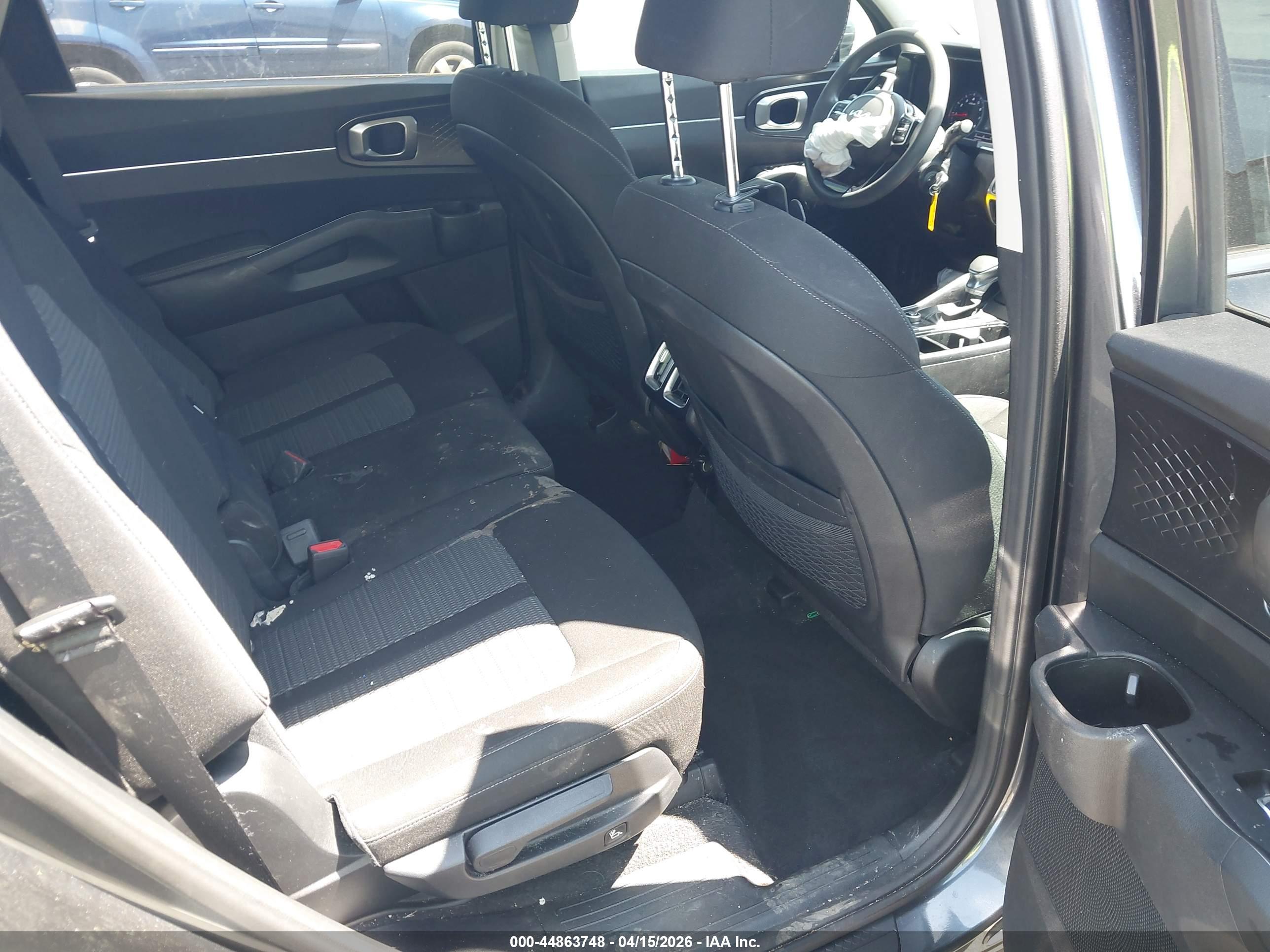 KIA SORENTO image 8