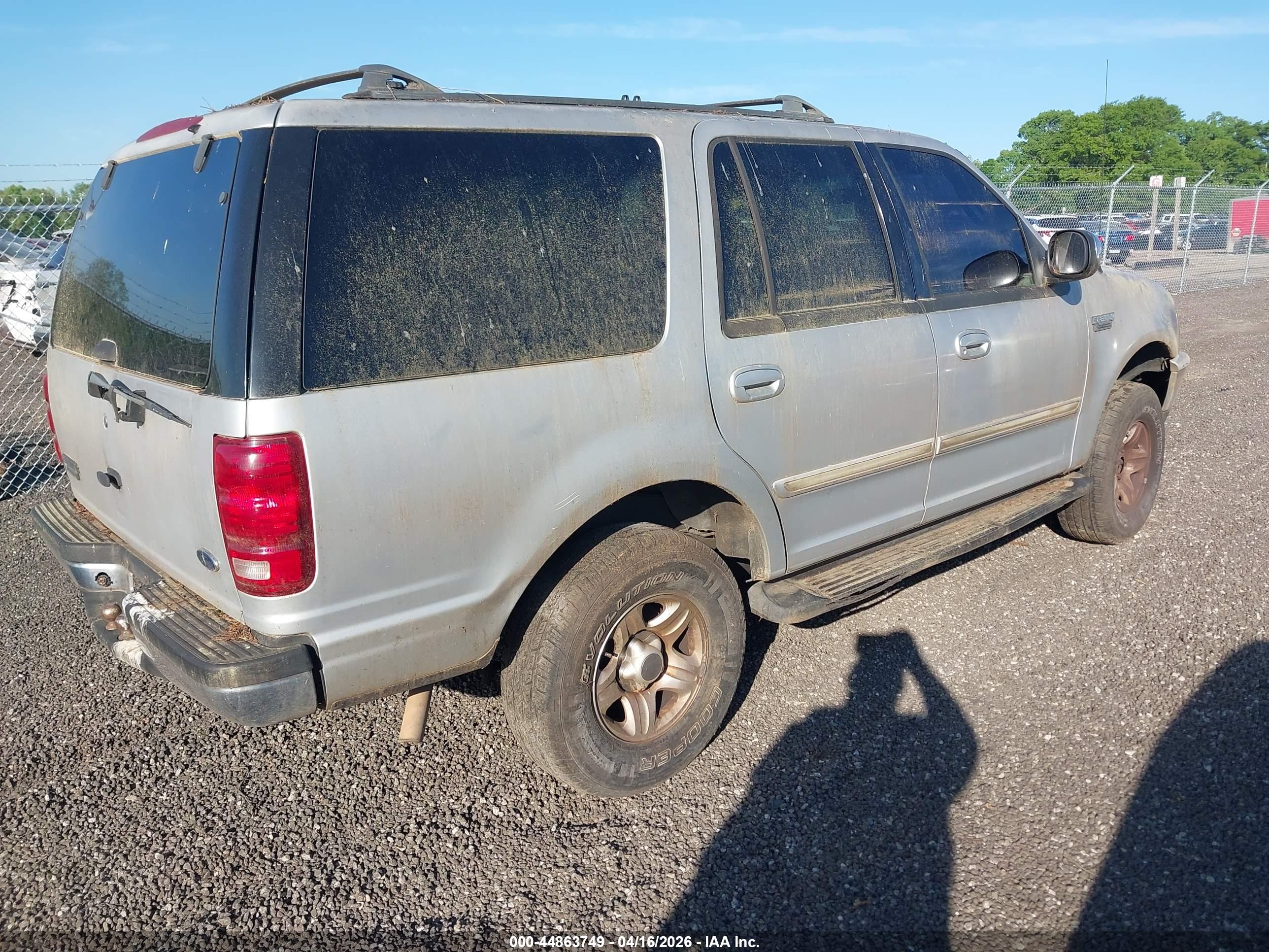 FORD EXPEDITION image 4