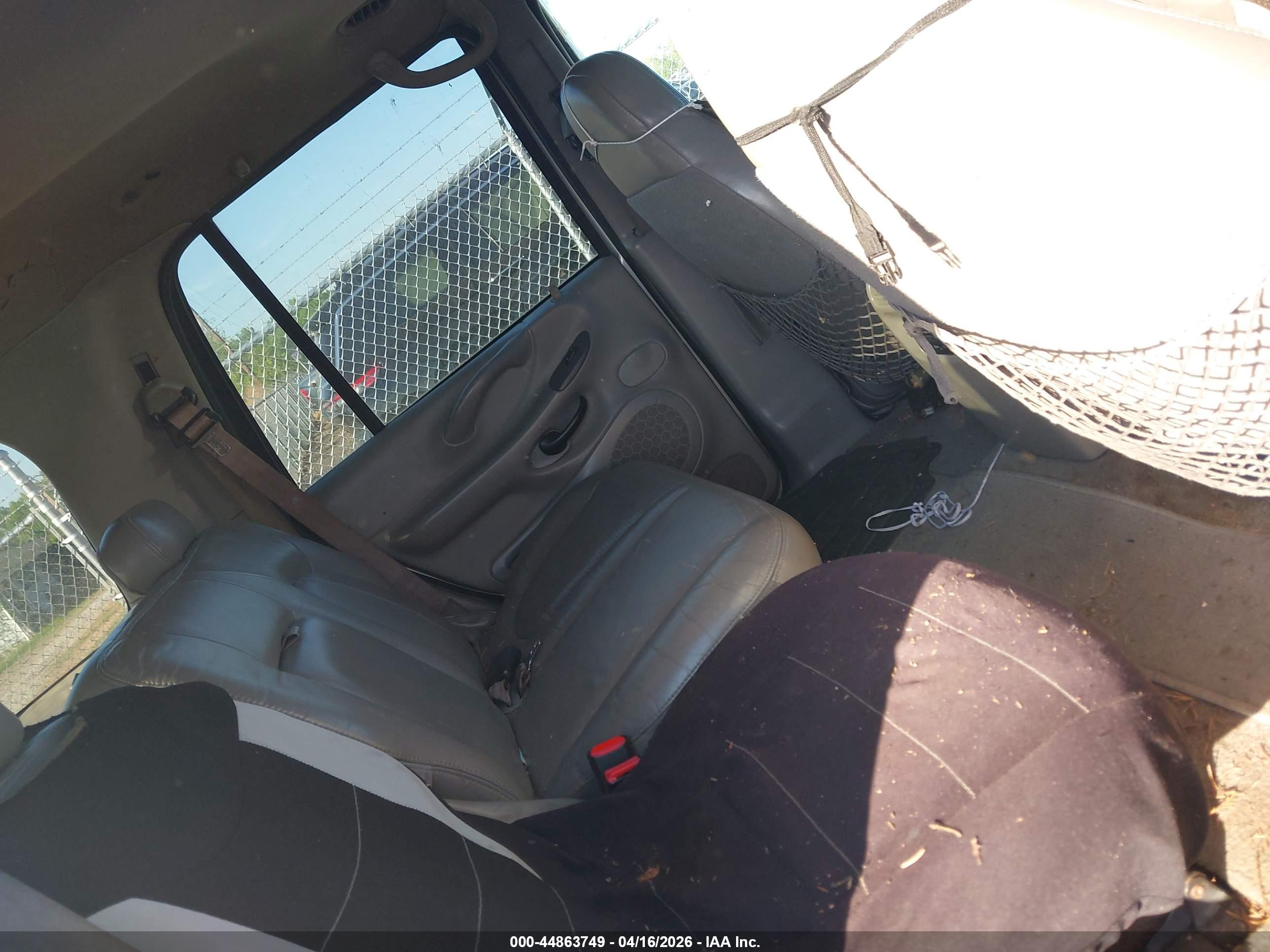 FORD EXPEDITION image 8