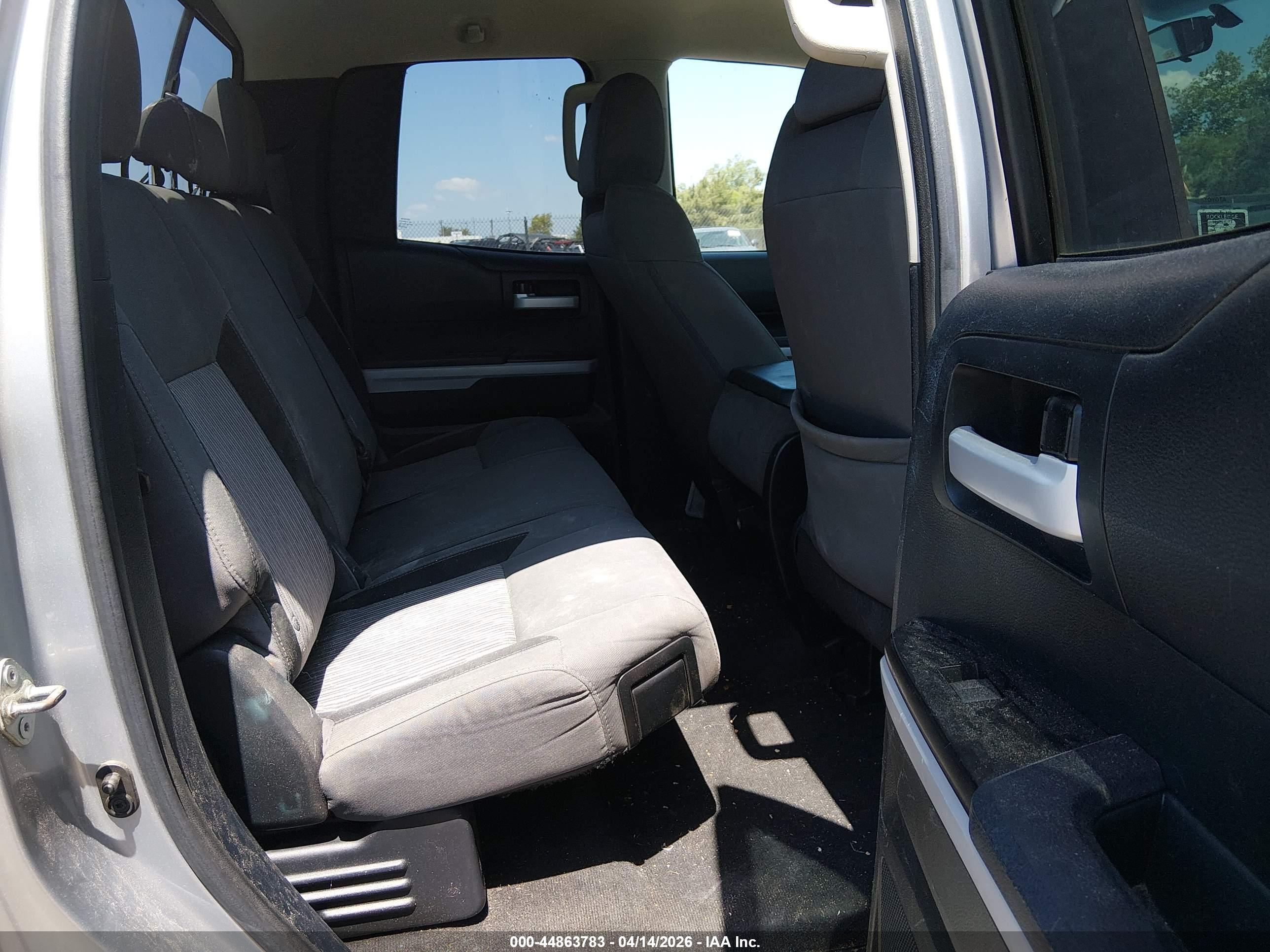 TOYOTA TUNDRA image 8
