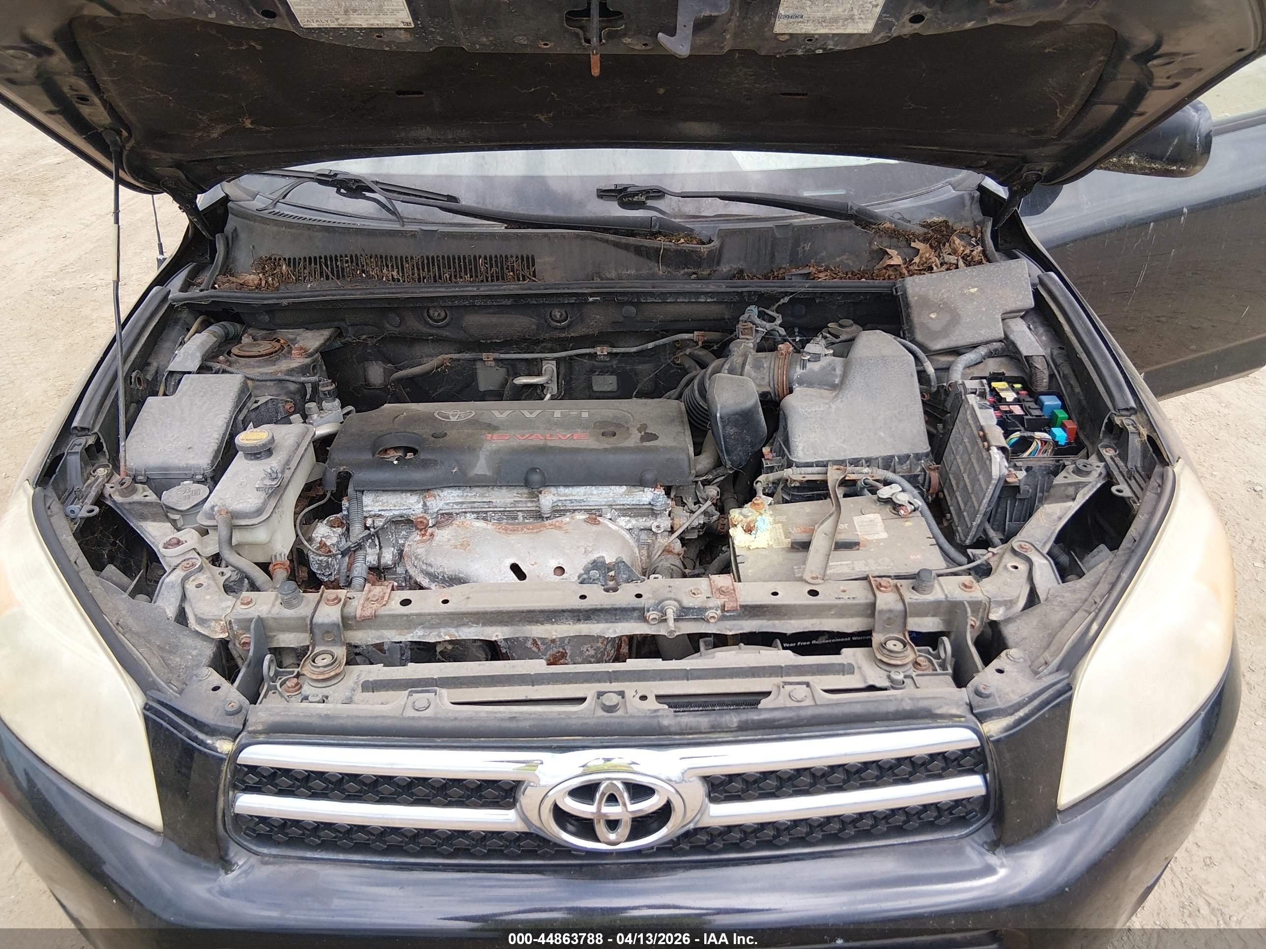 TOYOTA RAV4 image 10