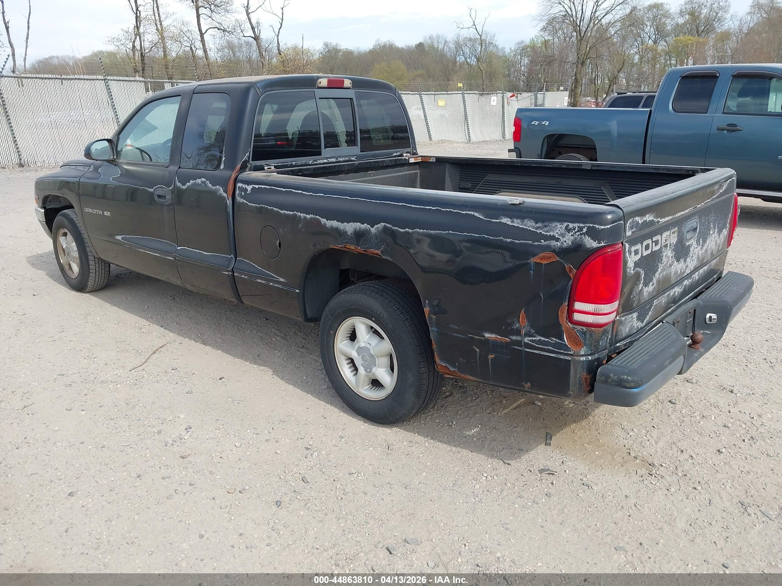 DODGE DAKOTA image 3