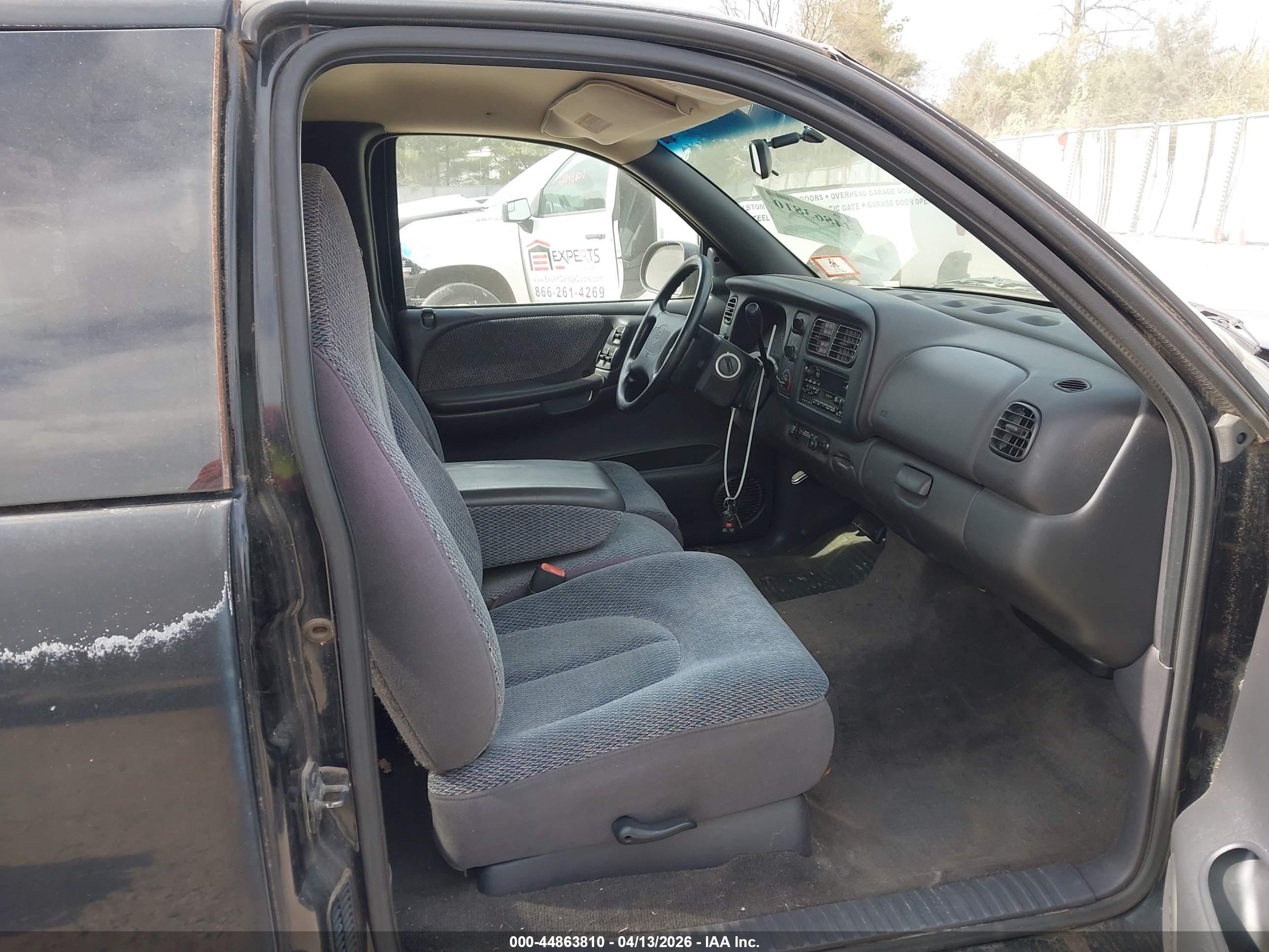 DODGE DAKOTA image 5