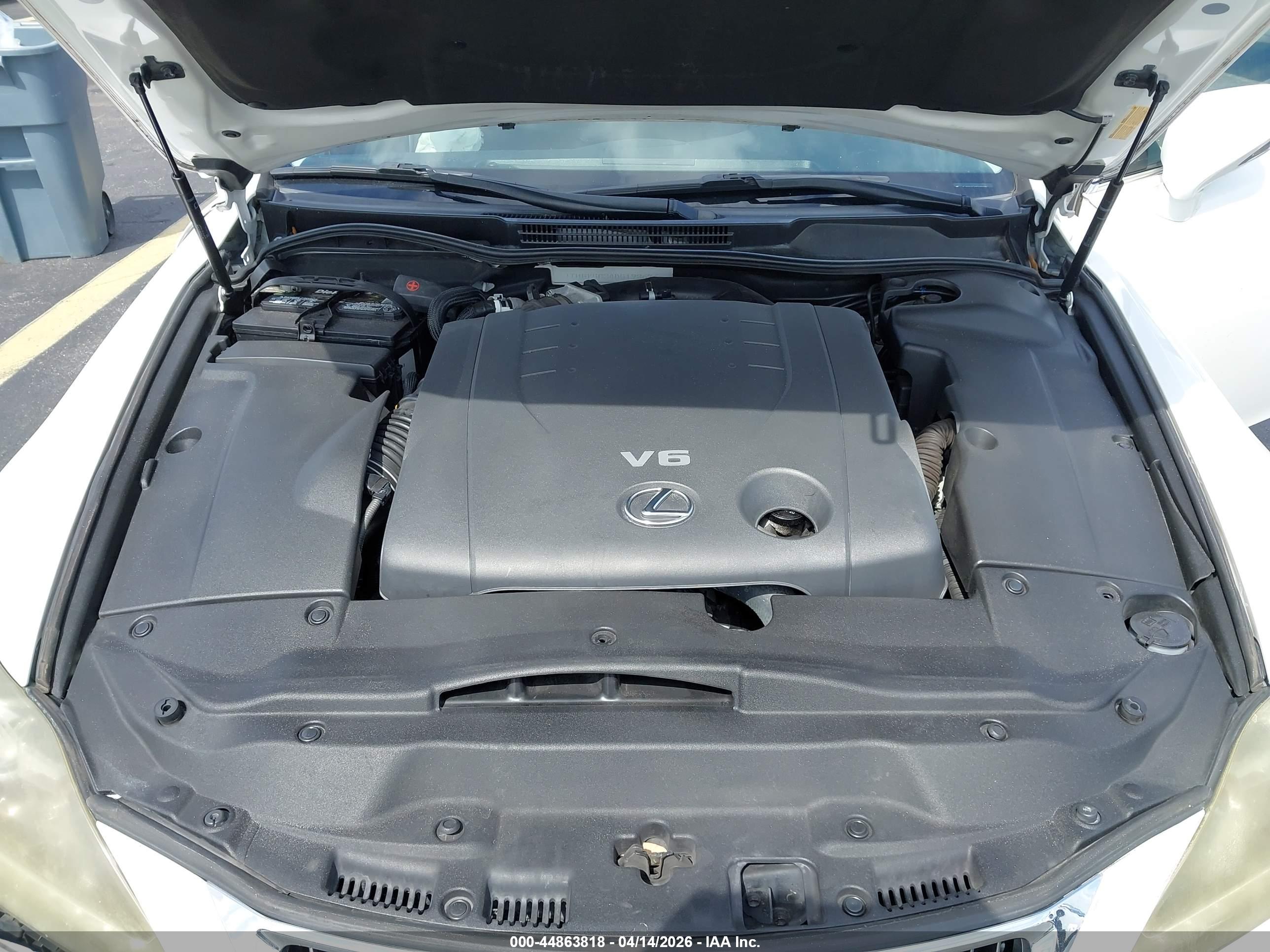 LEXUS IS image 10