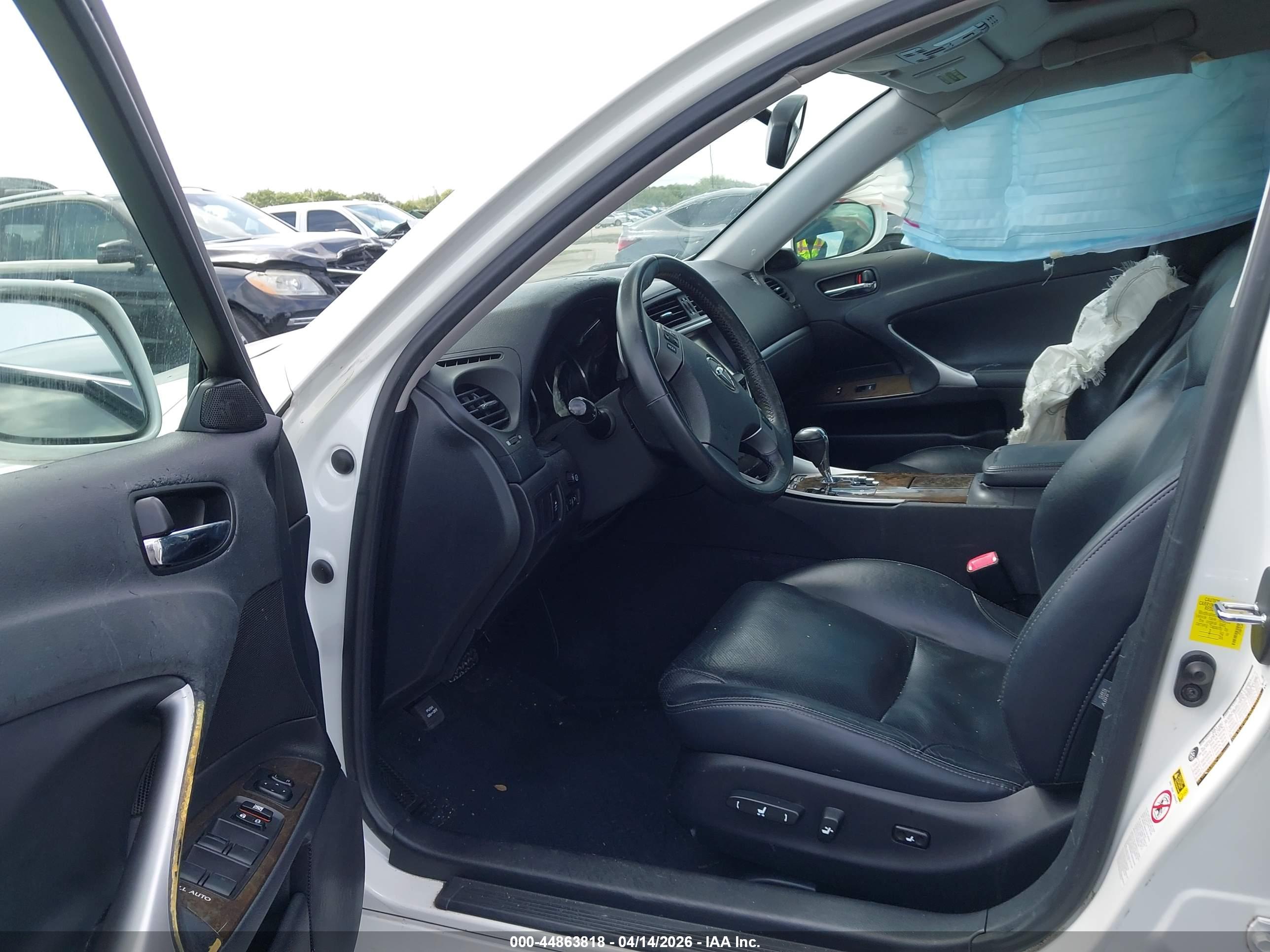 LEXUS IS image 5