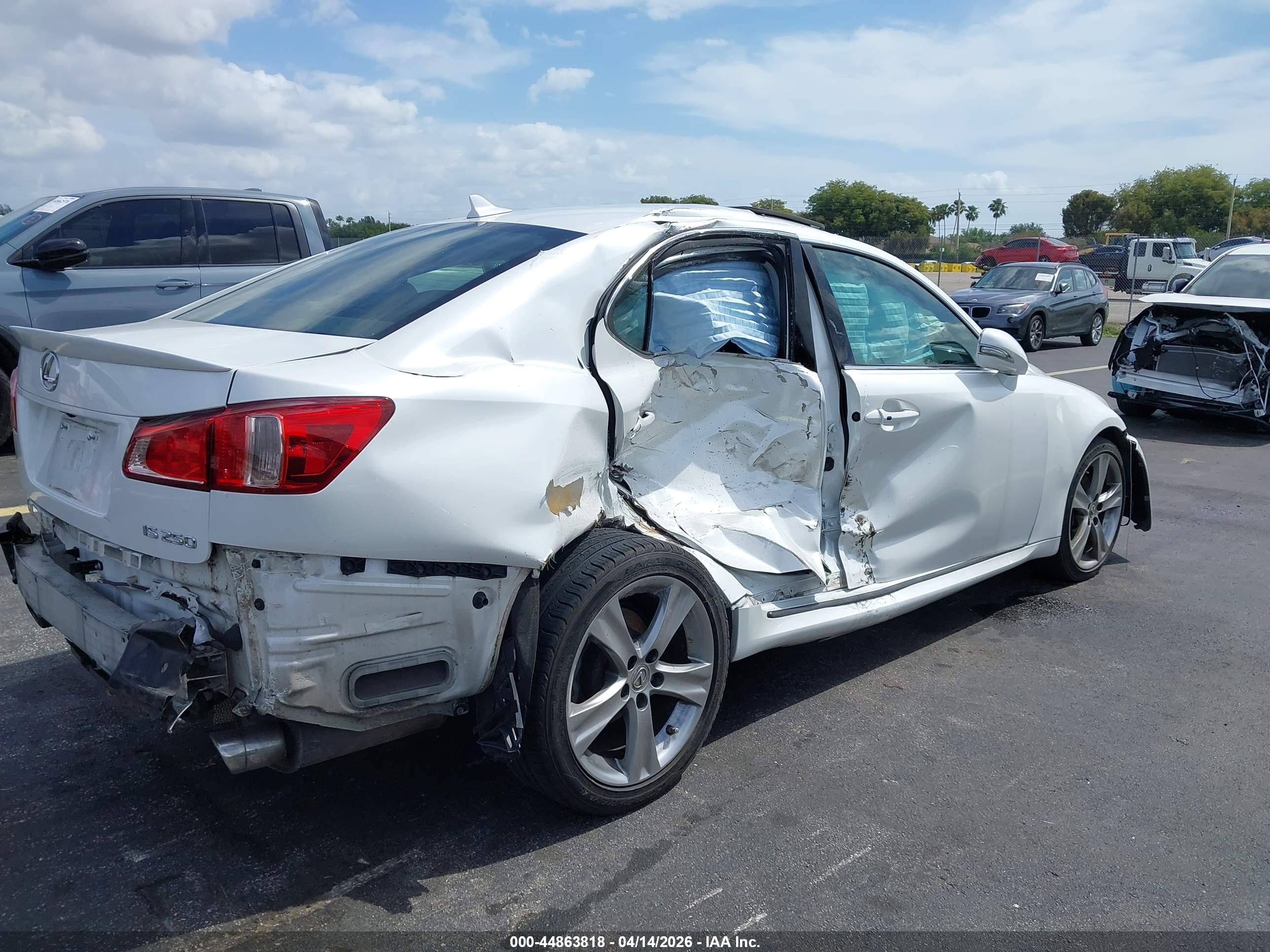 LEXUS IS image 6