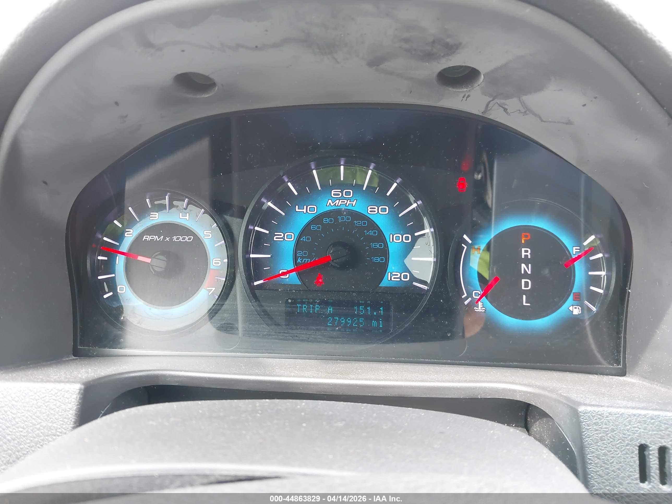 FORD FUSION image 7