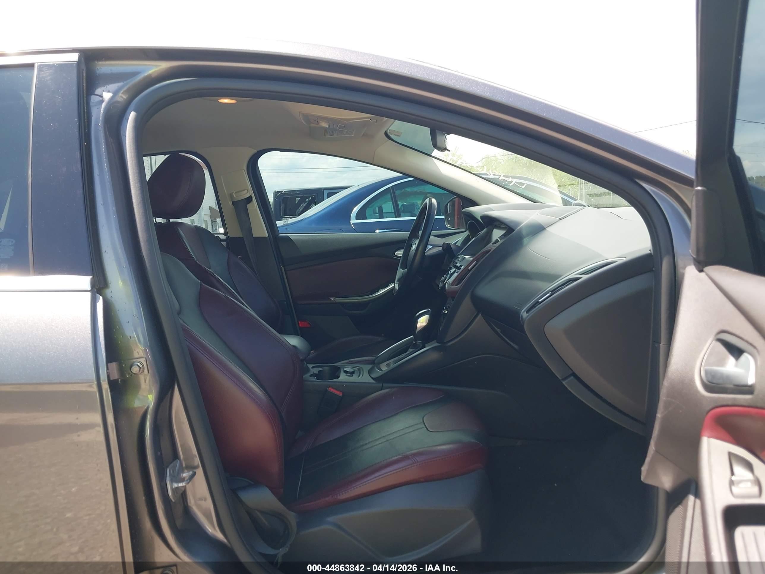 FORD FOCUS image 5