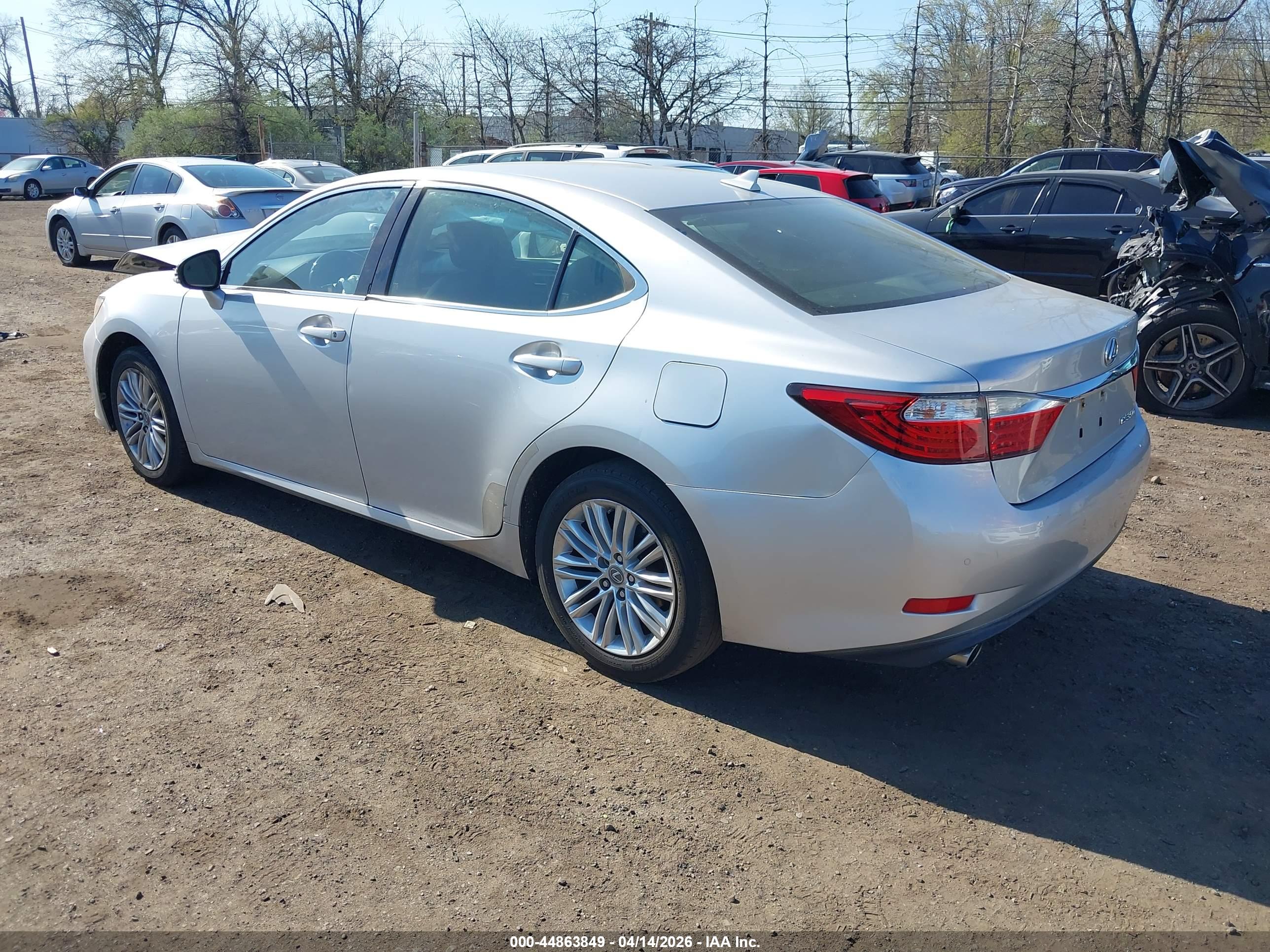 LEXUS ES image 3