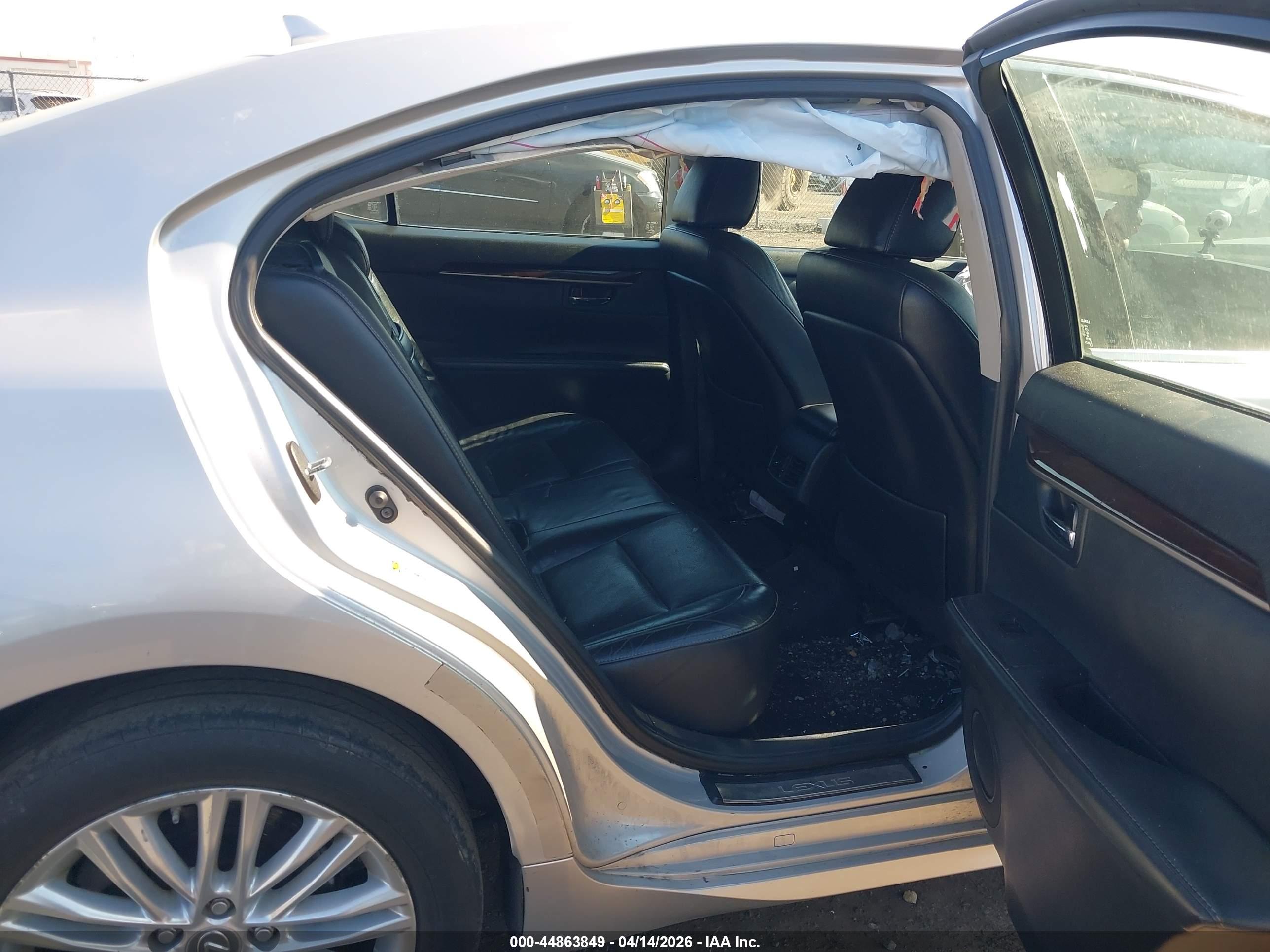 LEXUS ES image 8