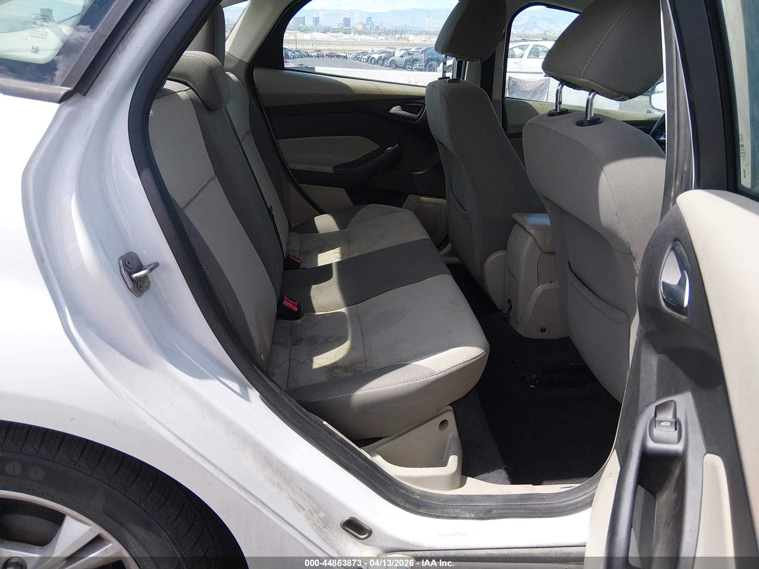 FORD FOCUS image 8