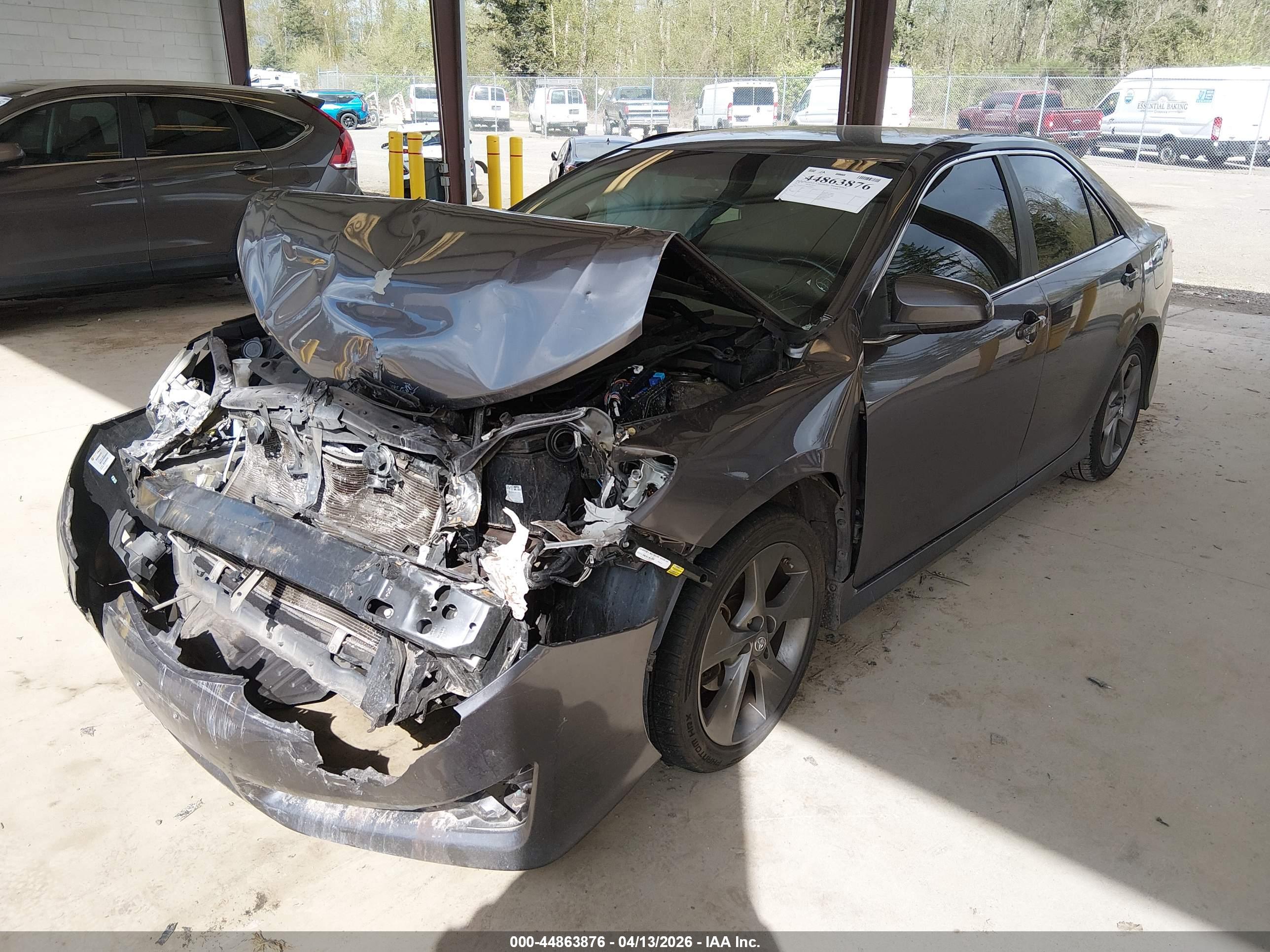 TOYOTA CAMRY image 2