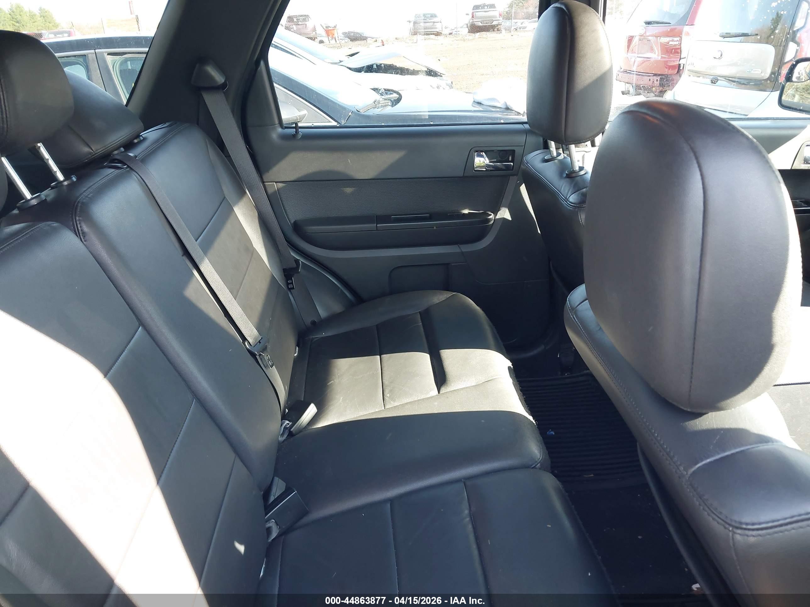 FORD ESCAPE image 8
