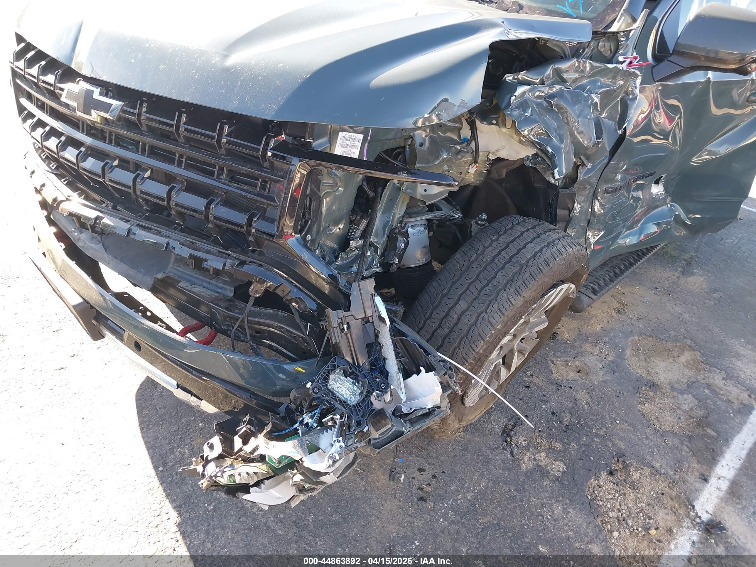 CHEVROLET SUBURBAN image 6