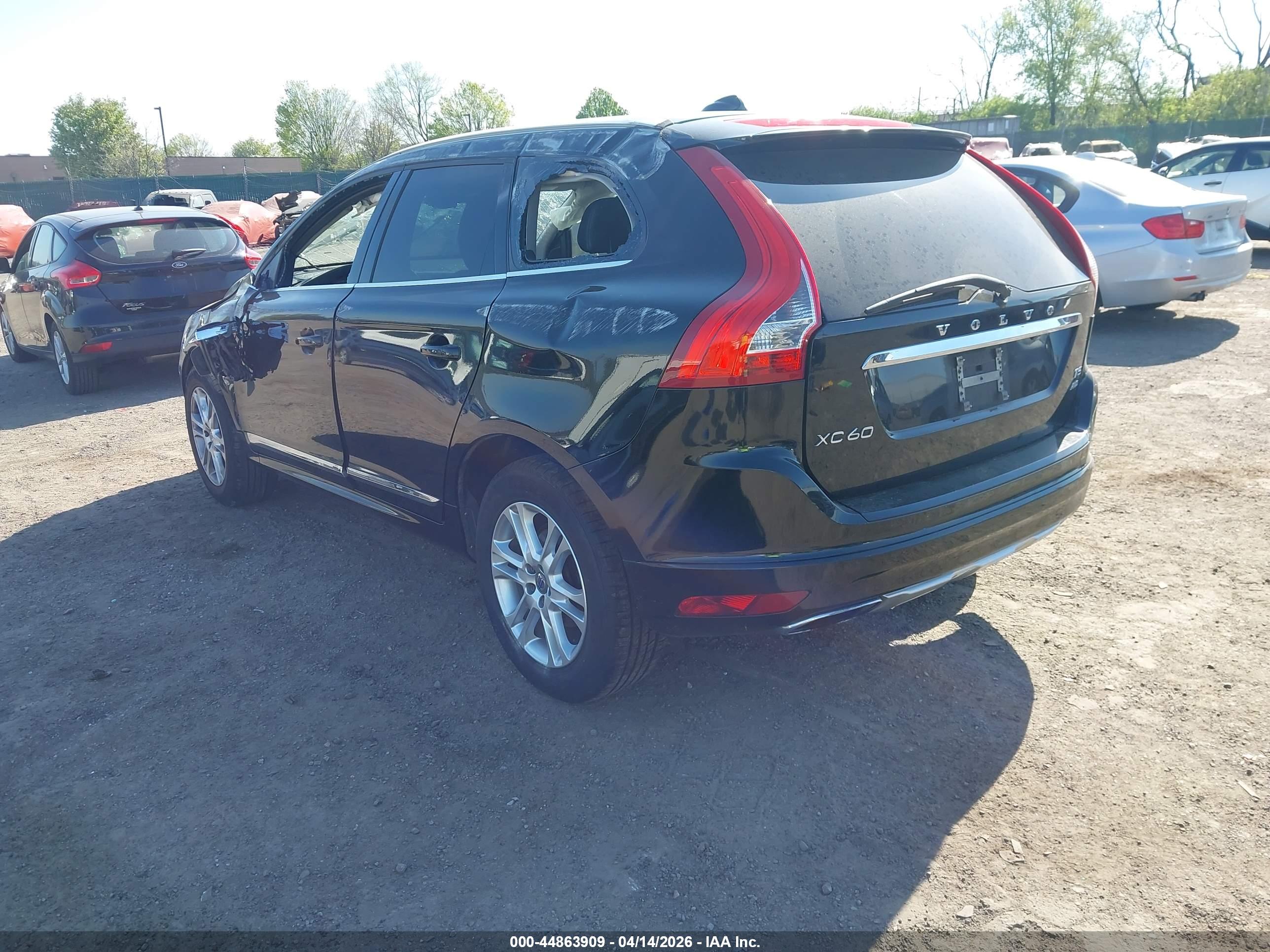 VOLVO XC60 image 3
