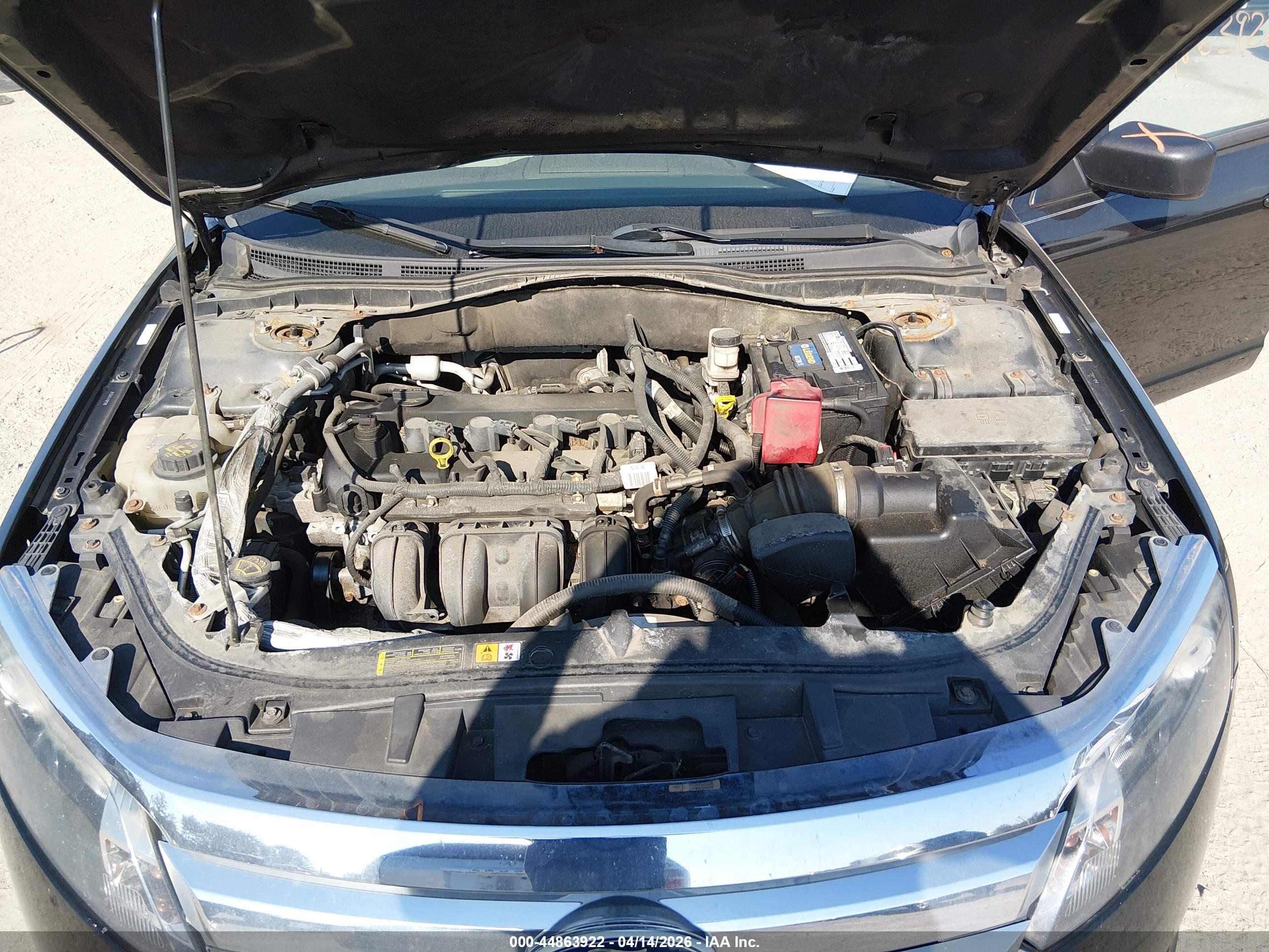 FORD FUSION image 10