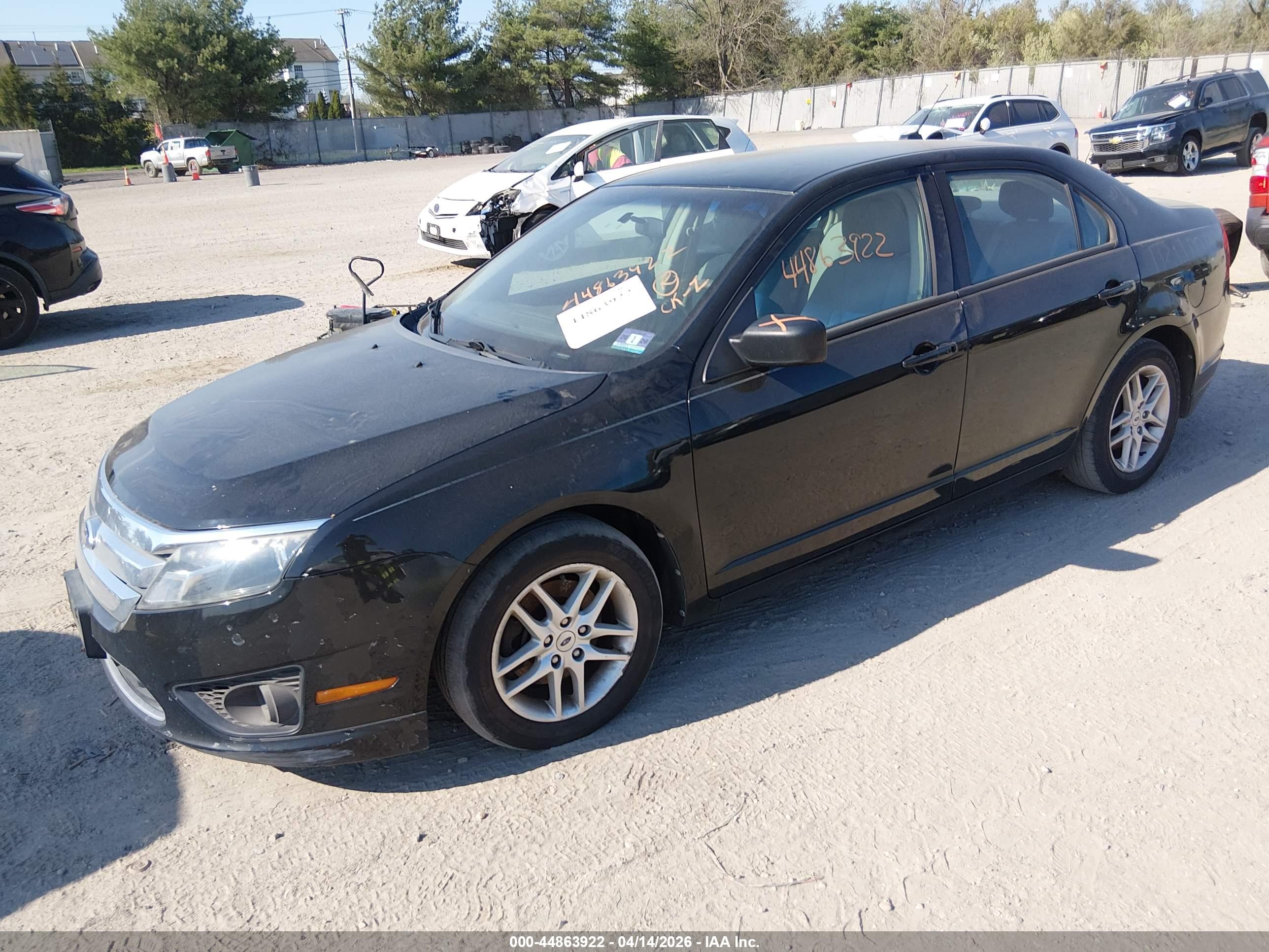 FORD FUSION image 2