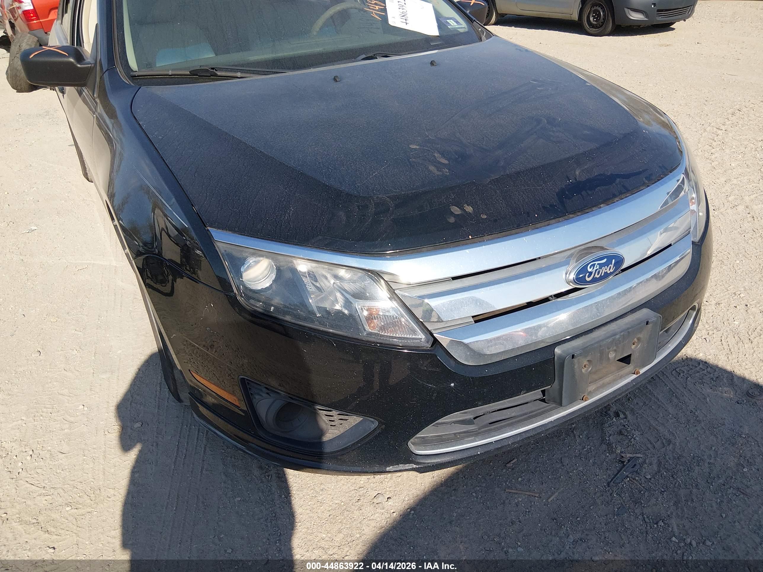 FORD FUSION image 6