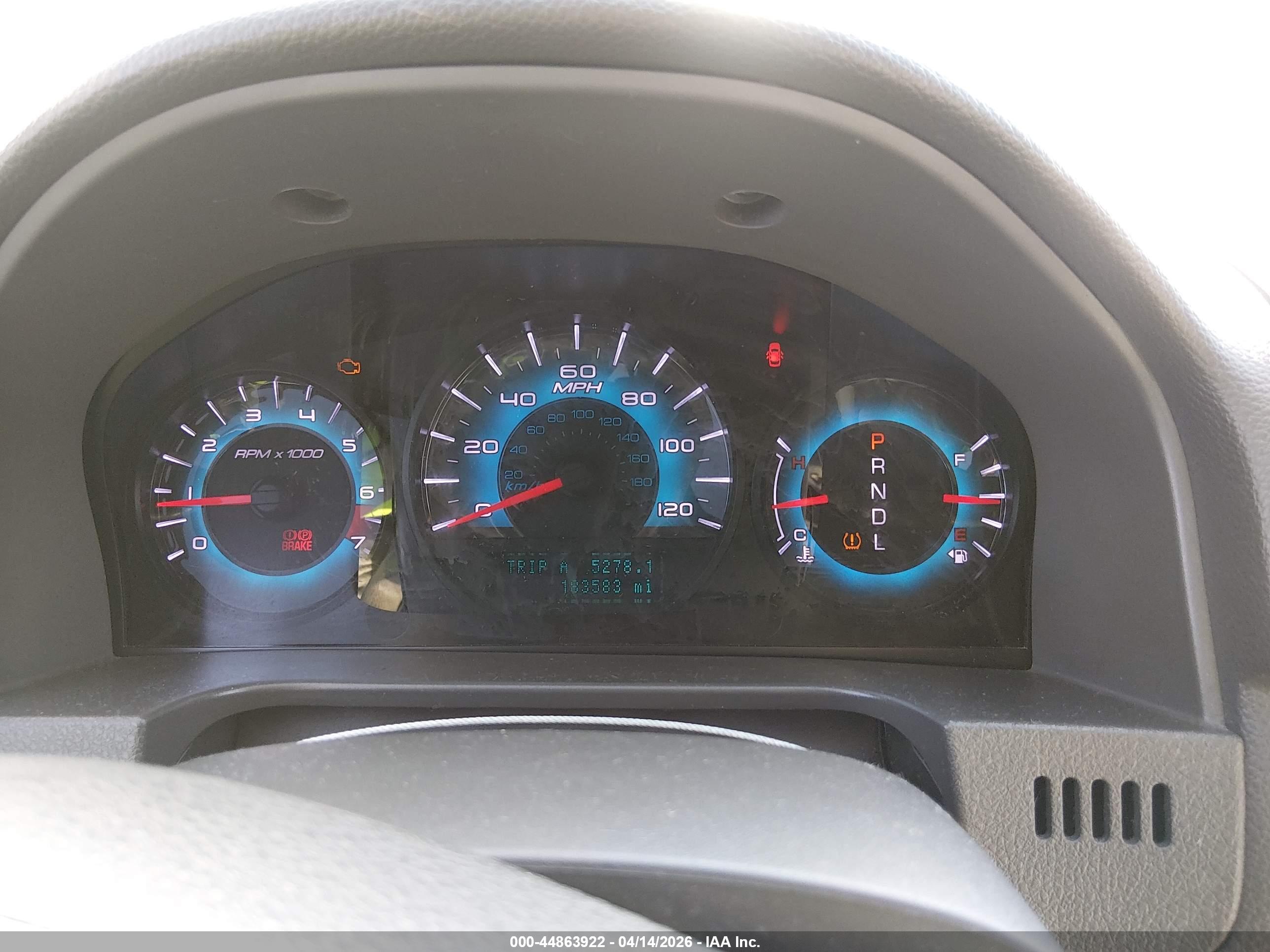 FORD FUSION image 7