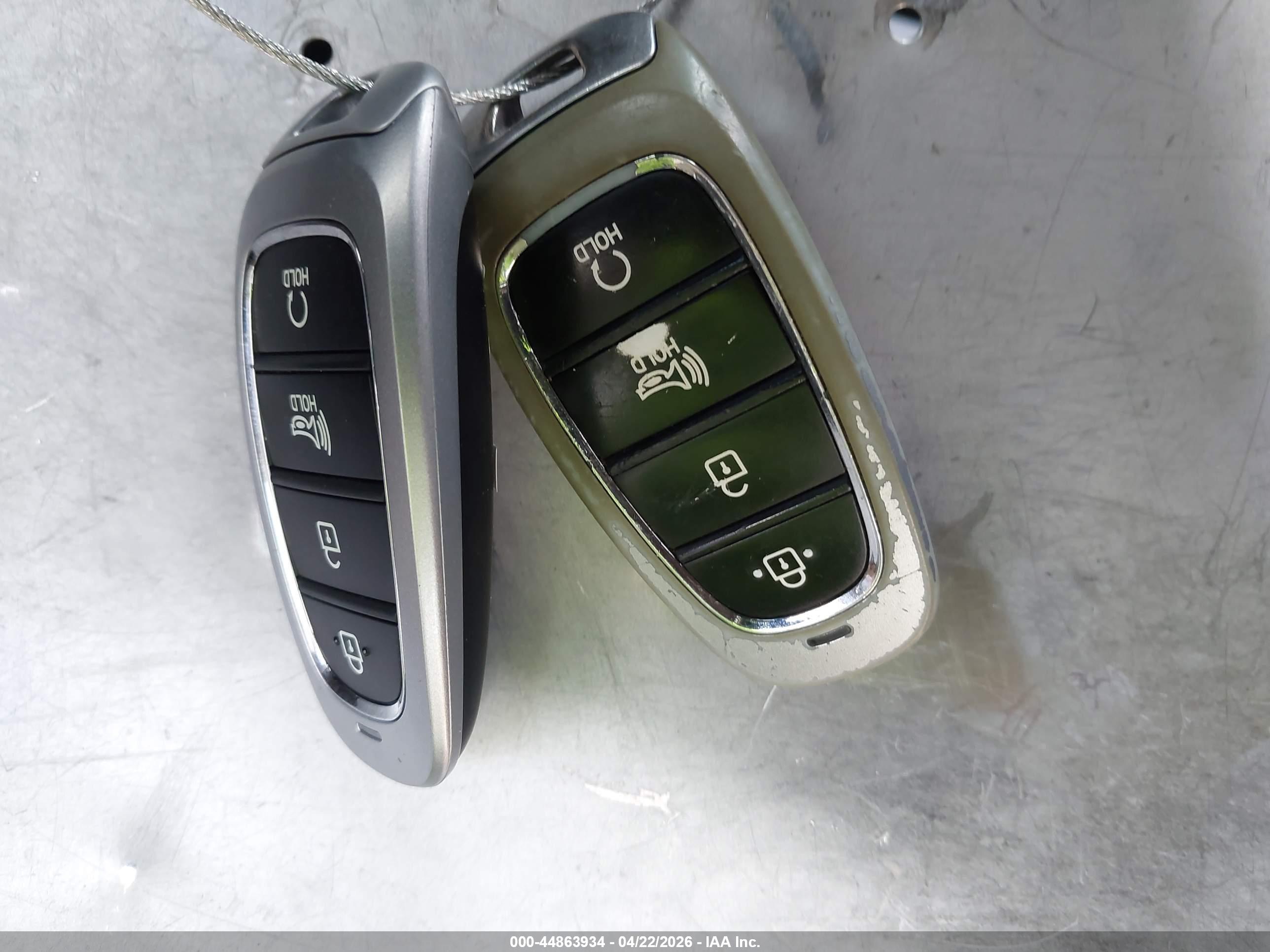 HYUNDAI SANTA image 11