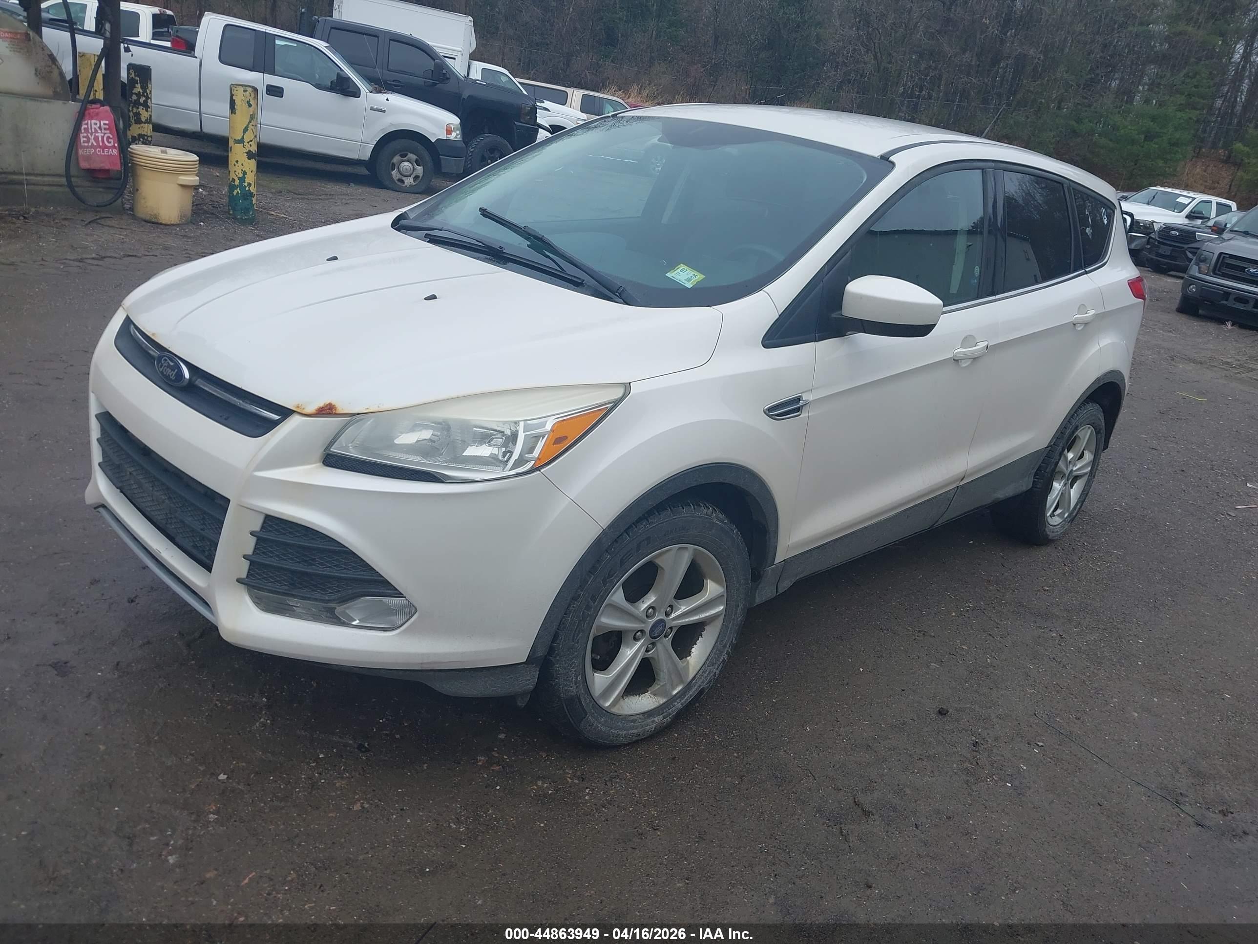 FORD ESCAPE image 2