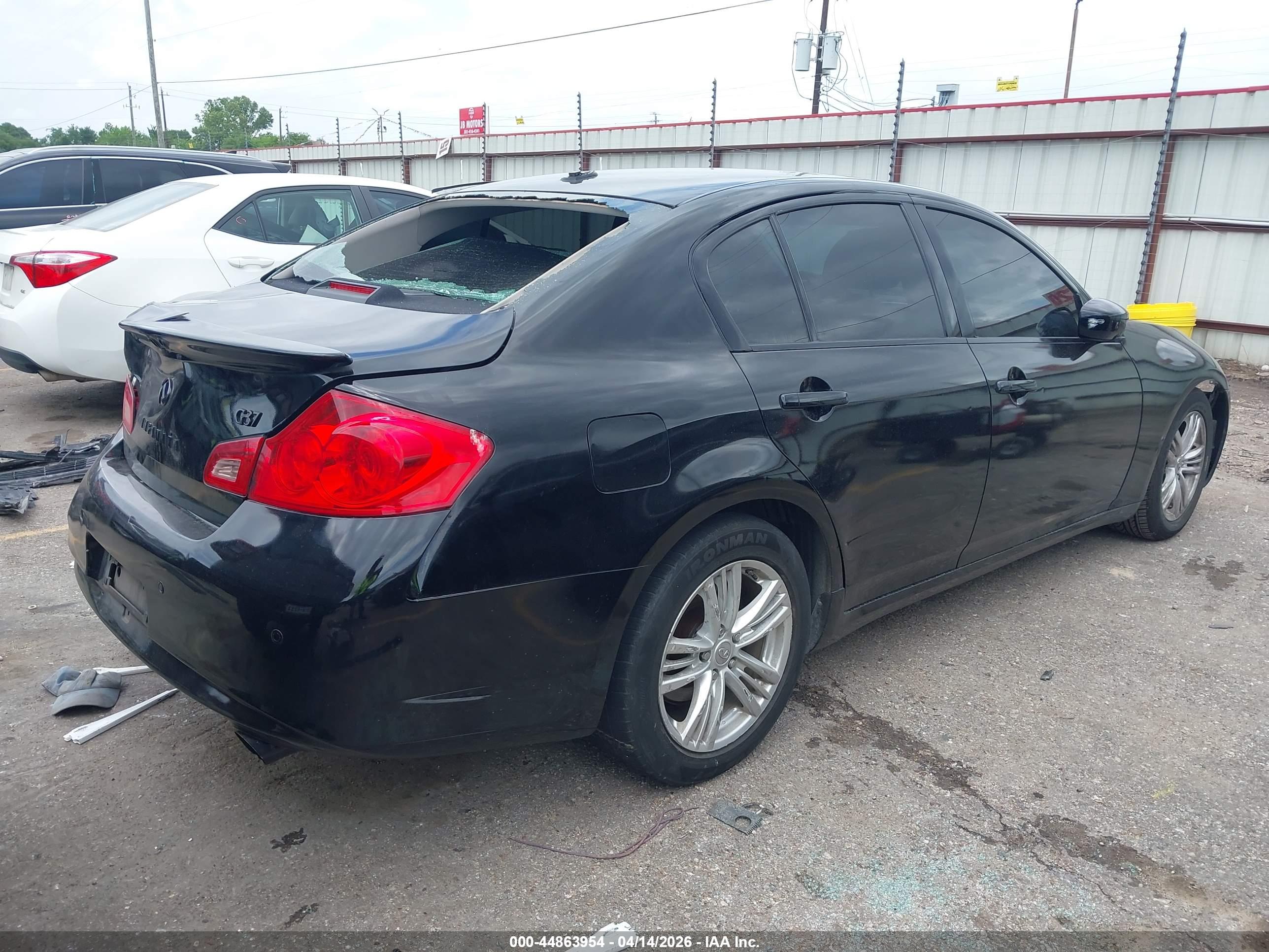 INFINITI G37 image 4