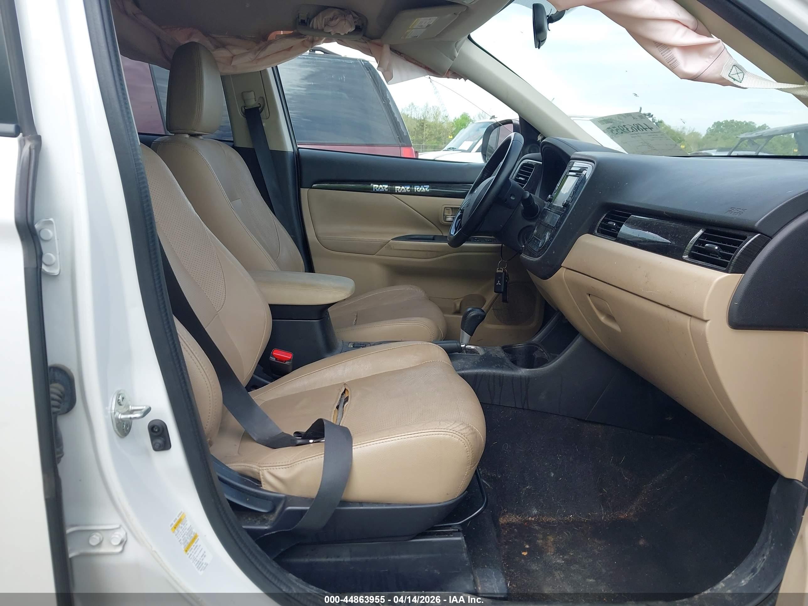 MITSUBISHI OUTLANDER image 5