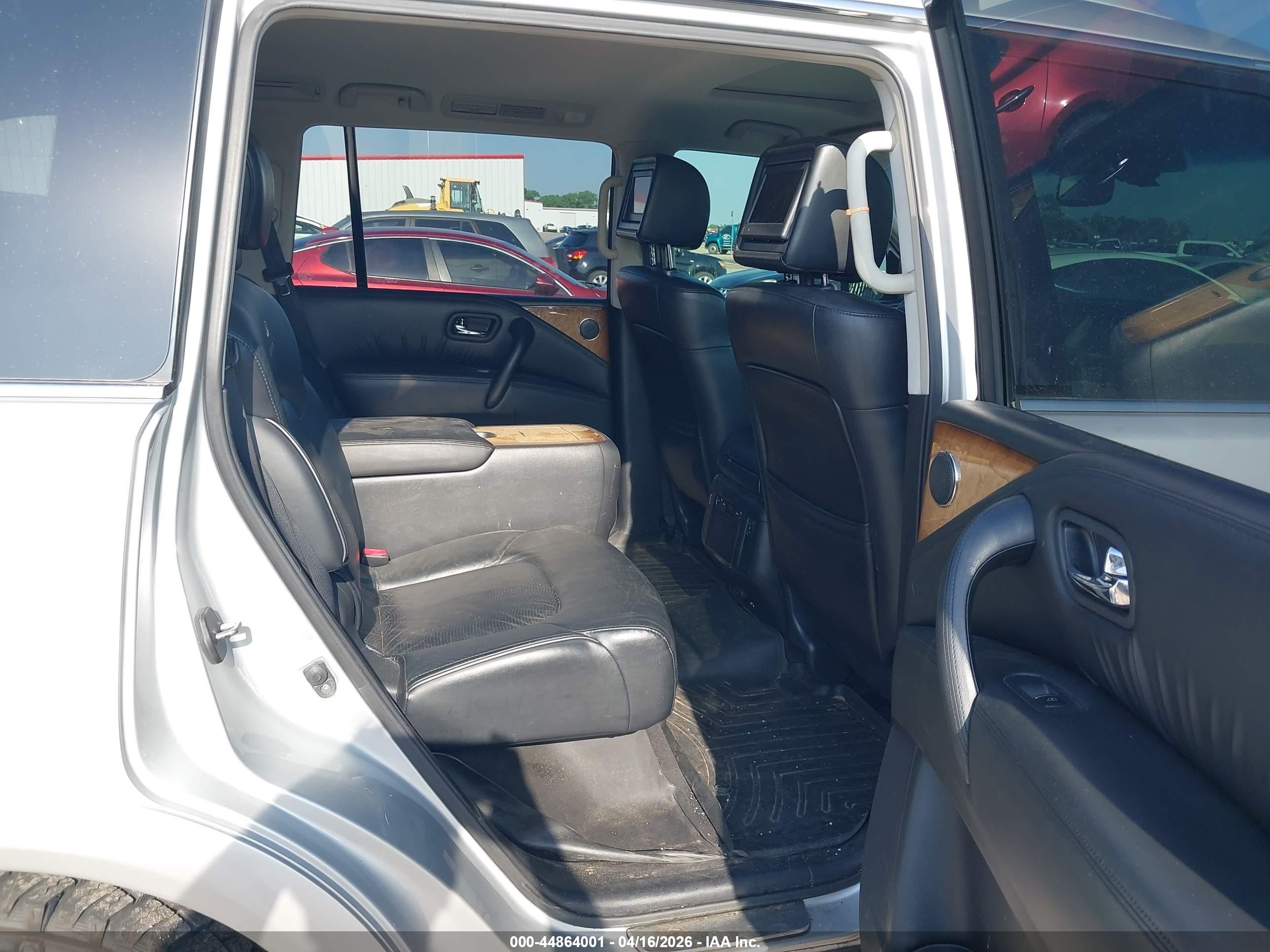 INFINITI QX80 image 8