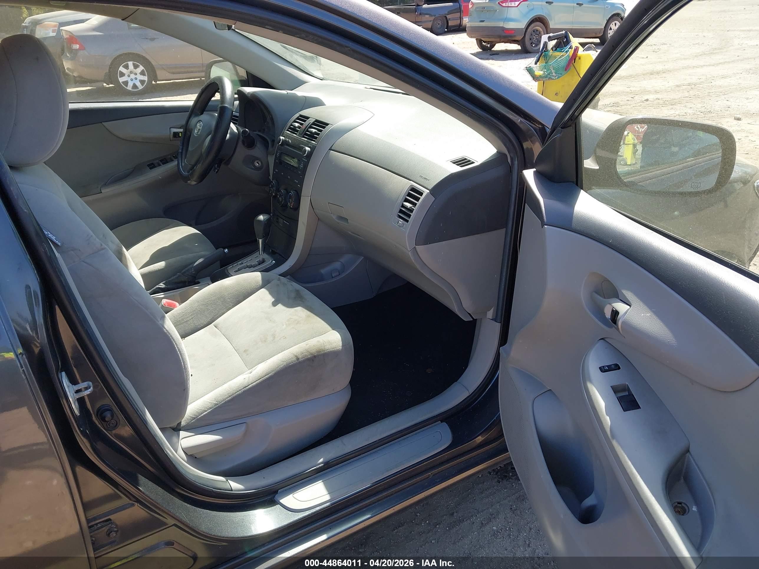 TOYOTA COROLLA image 5