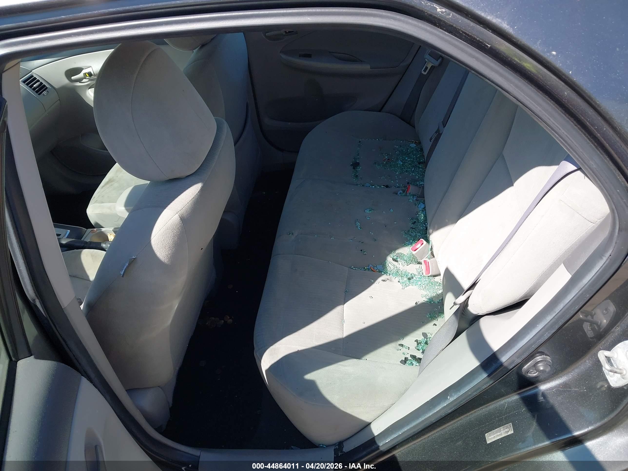 TOYOTA COROLLA image 8