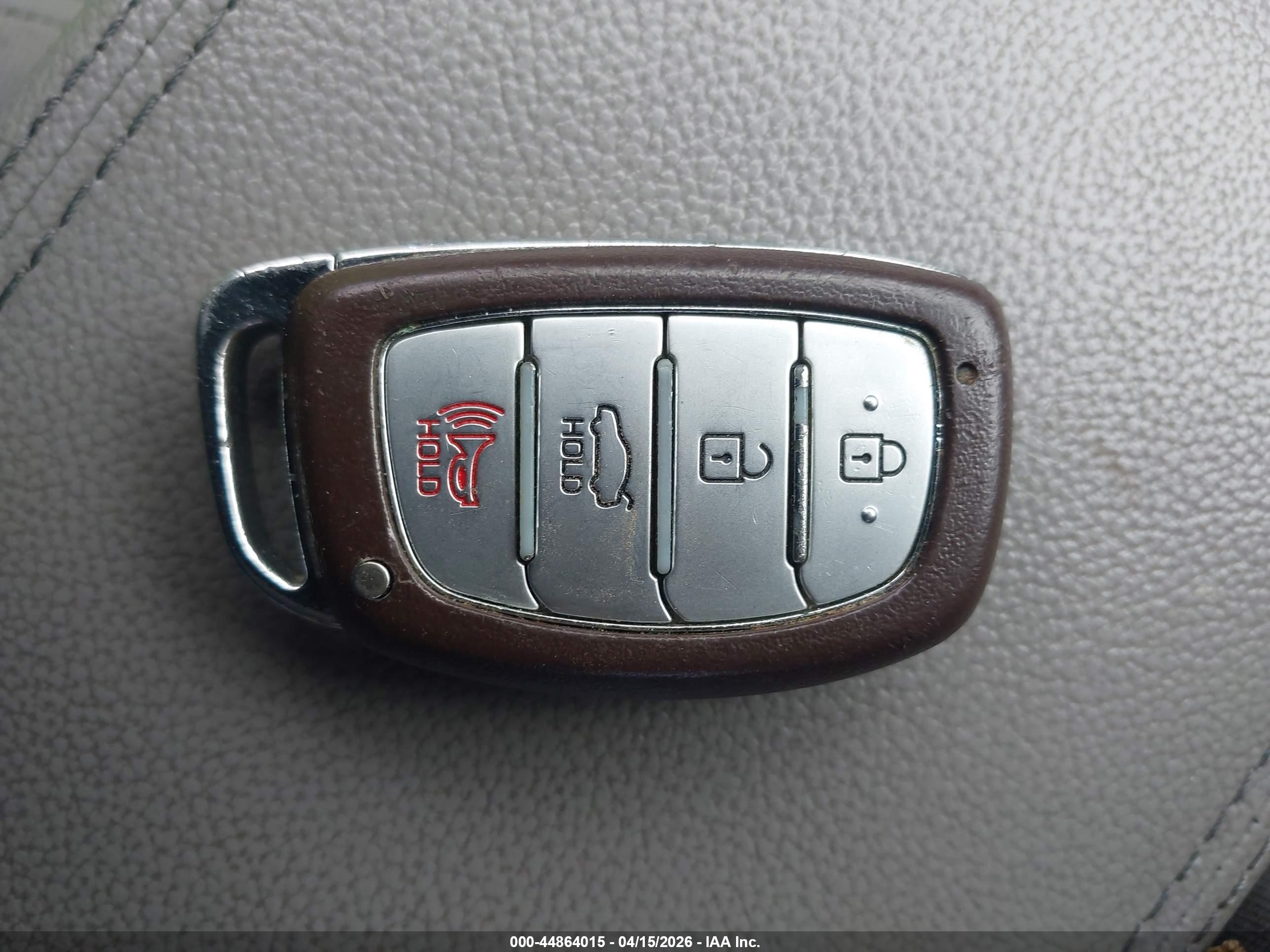 HYUNDAI ELANTRA image 11