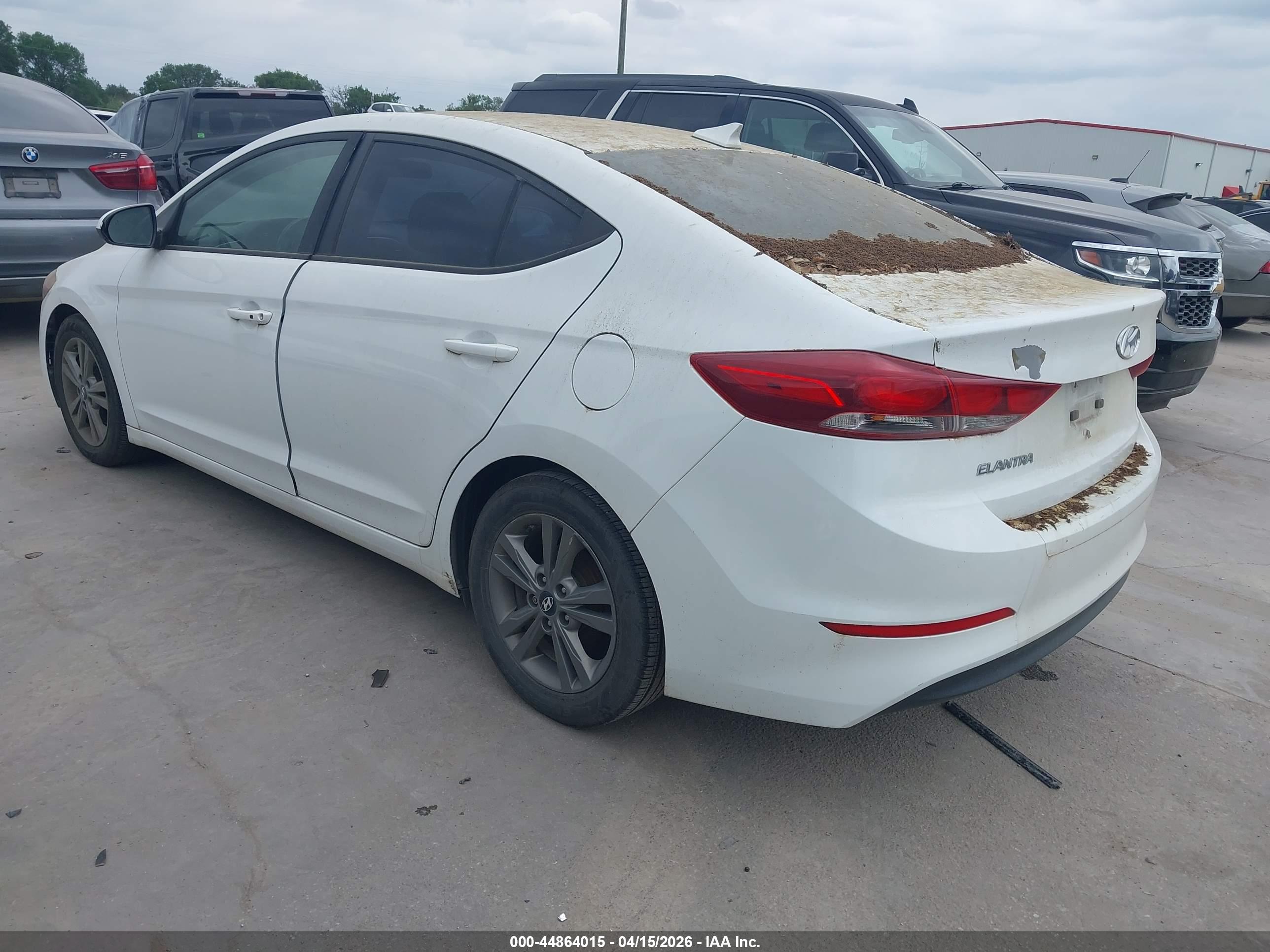 HYUNDAI ELANTRA image 3