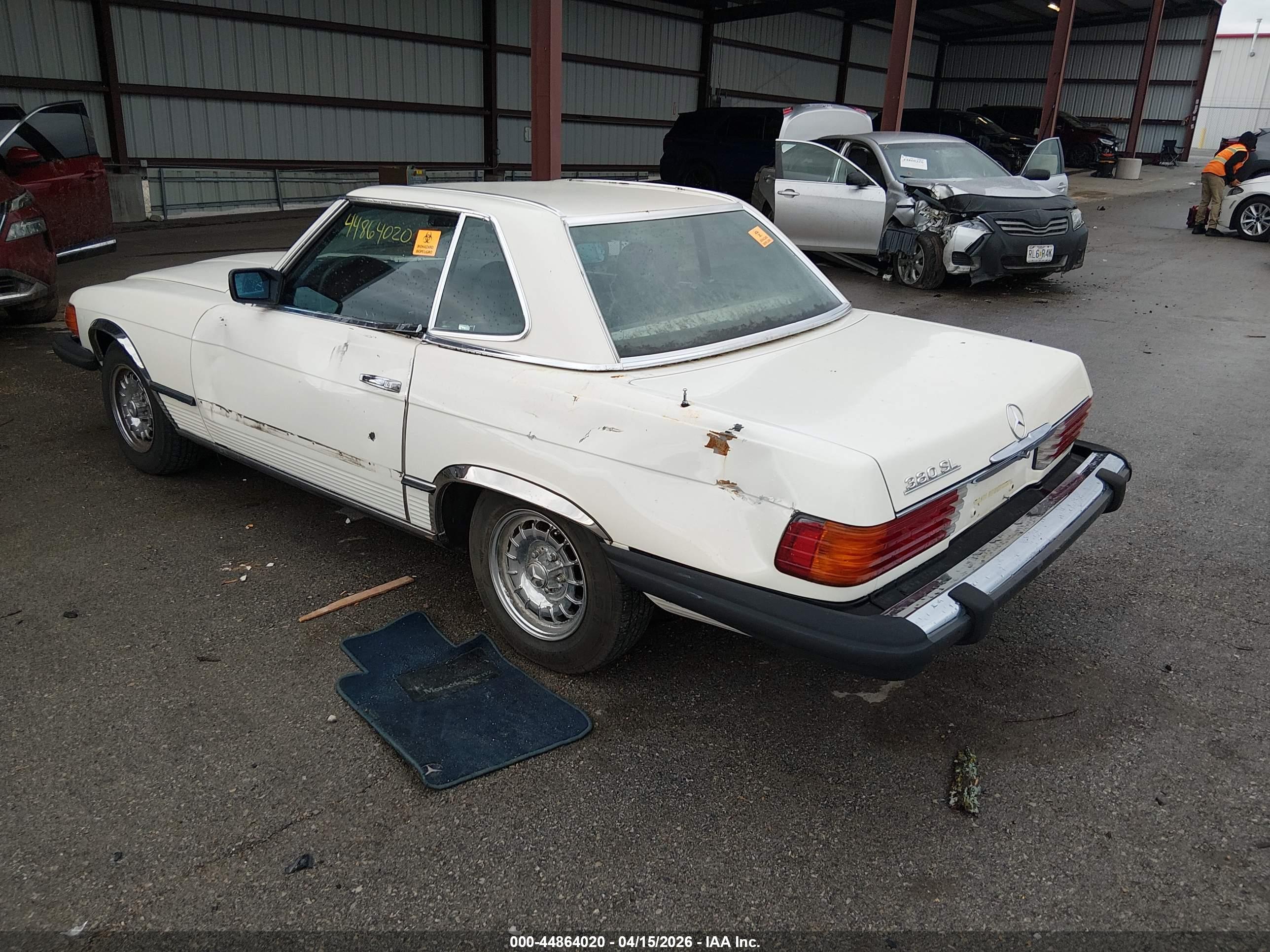 MERCEDES-BENZ 380 image 3