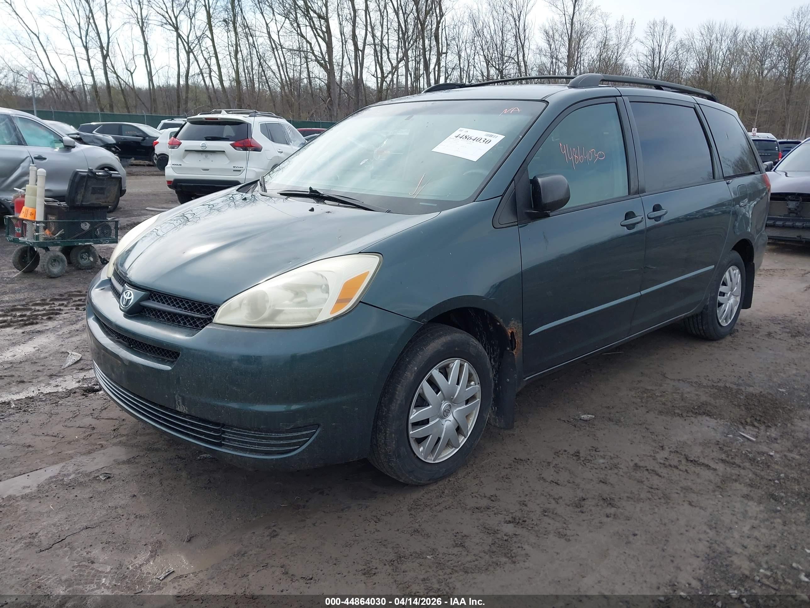 TOYOTA SIENNA image 2