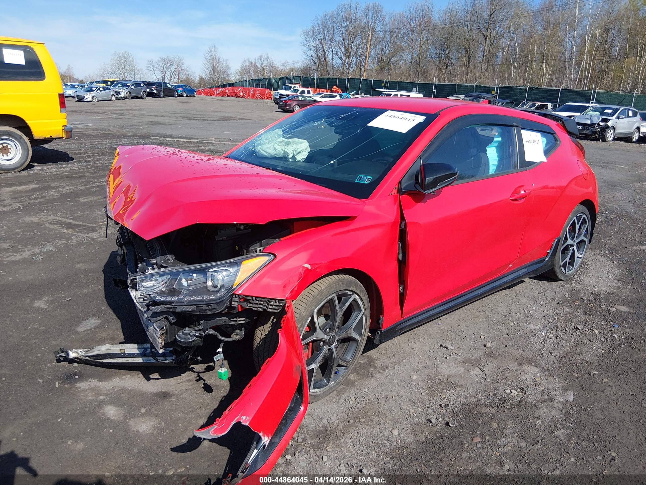HYUNDAI VELOSTER image 2