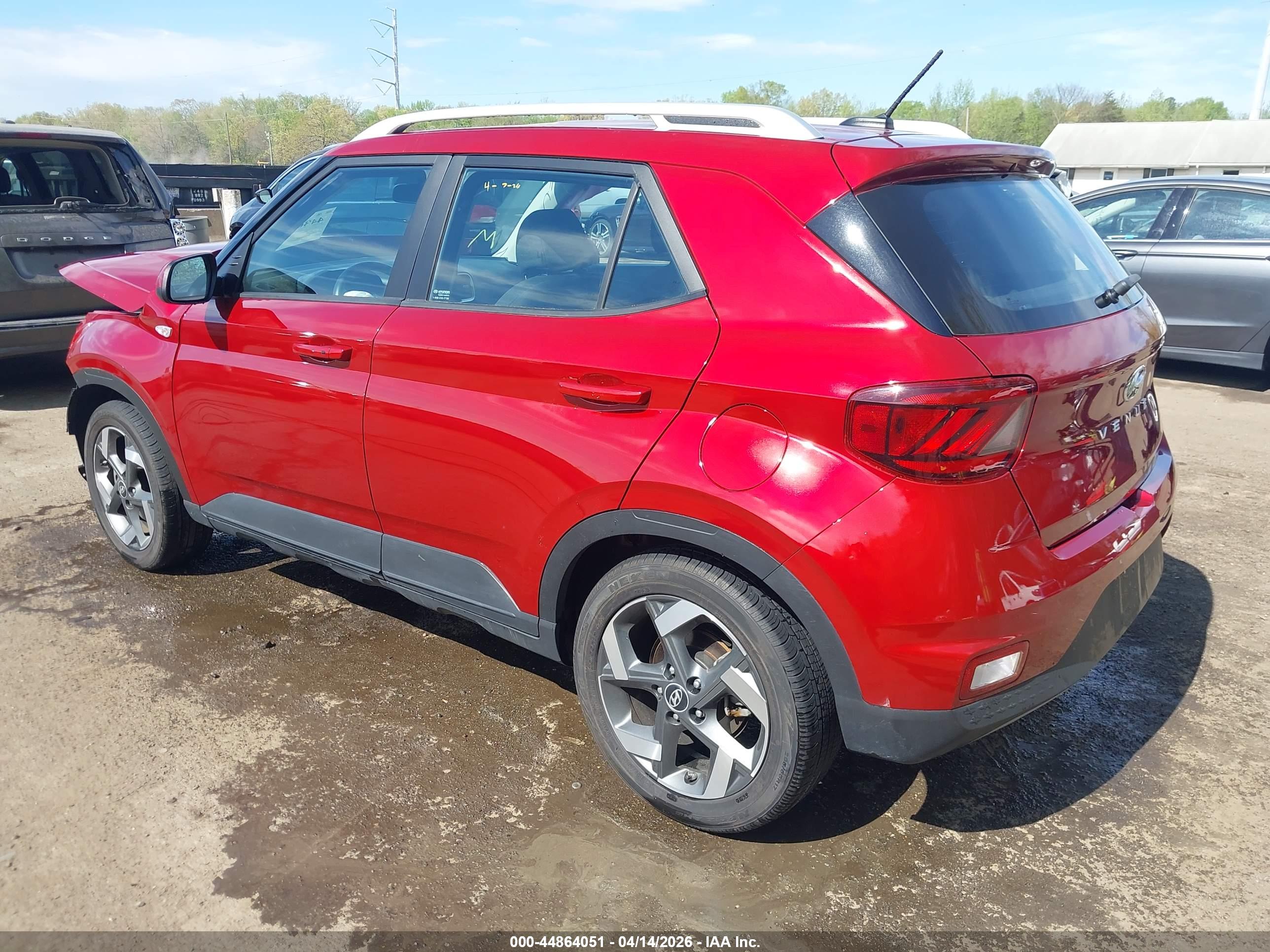 HYUNDAI VENUE image 3