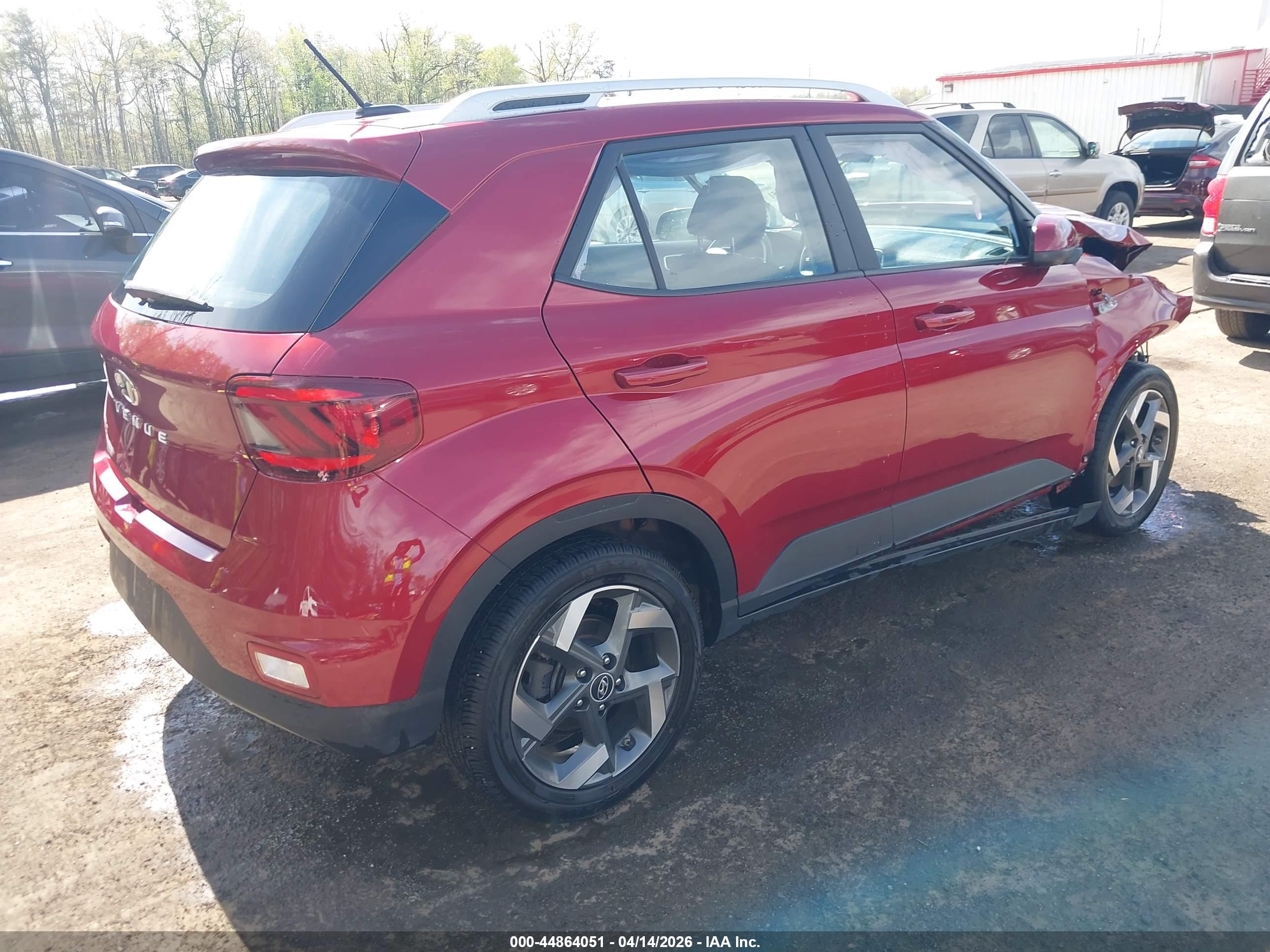 HYUNDAI VENUE image 4
