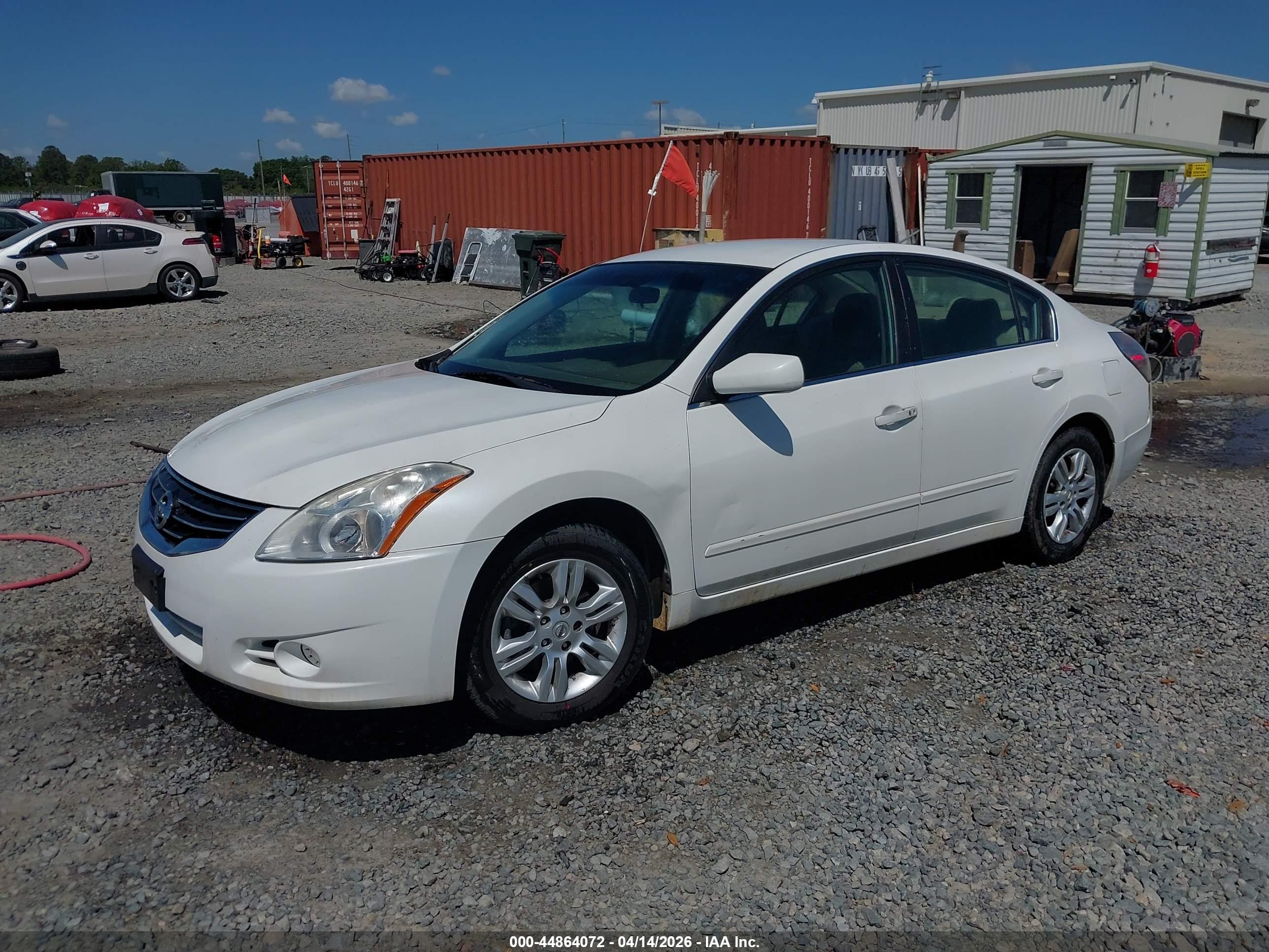 NISSAN ALTIMA image 2