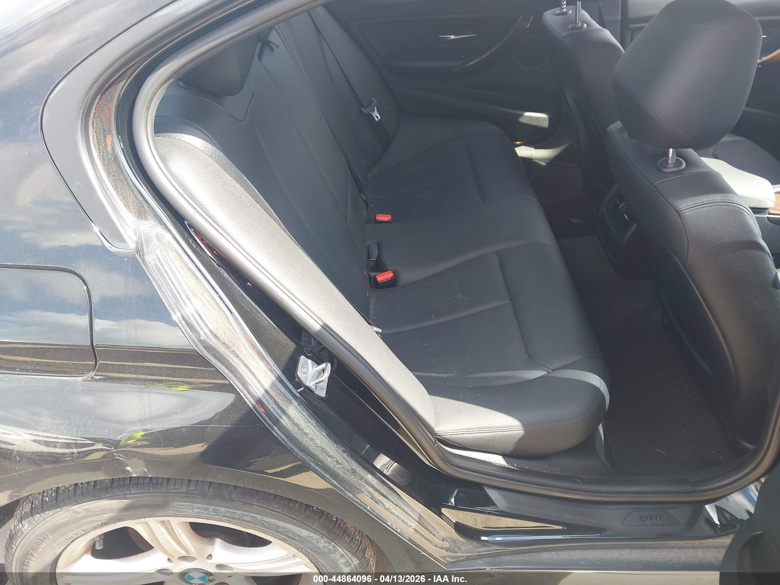 BMW 320I image 8