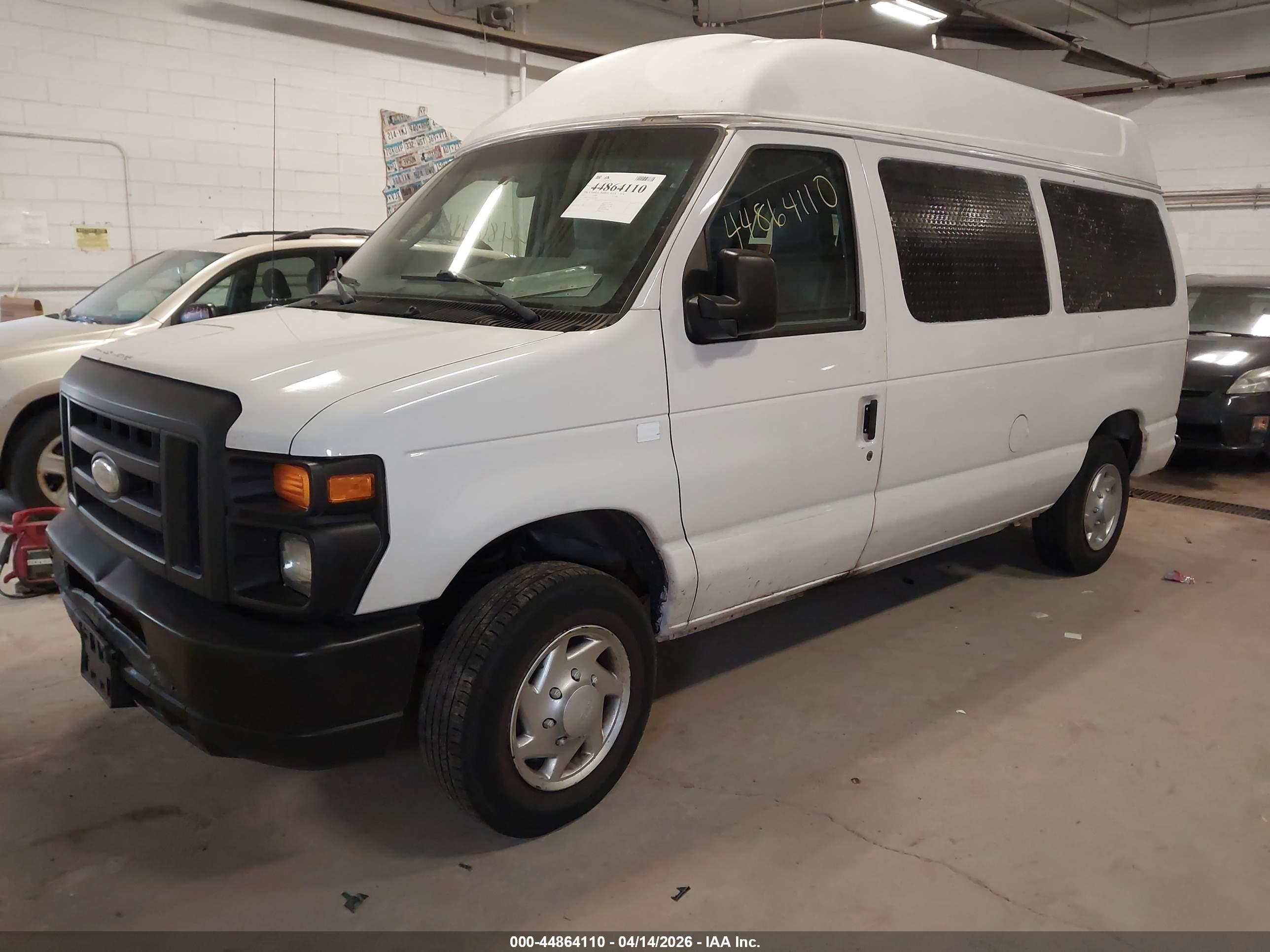 FORD E-150 image 2