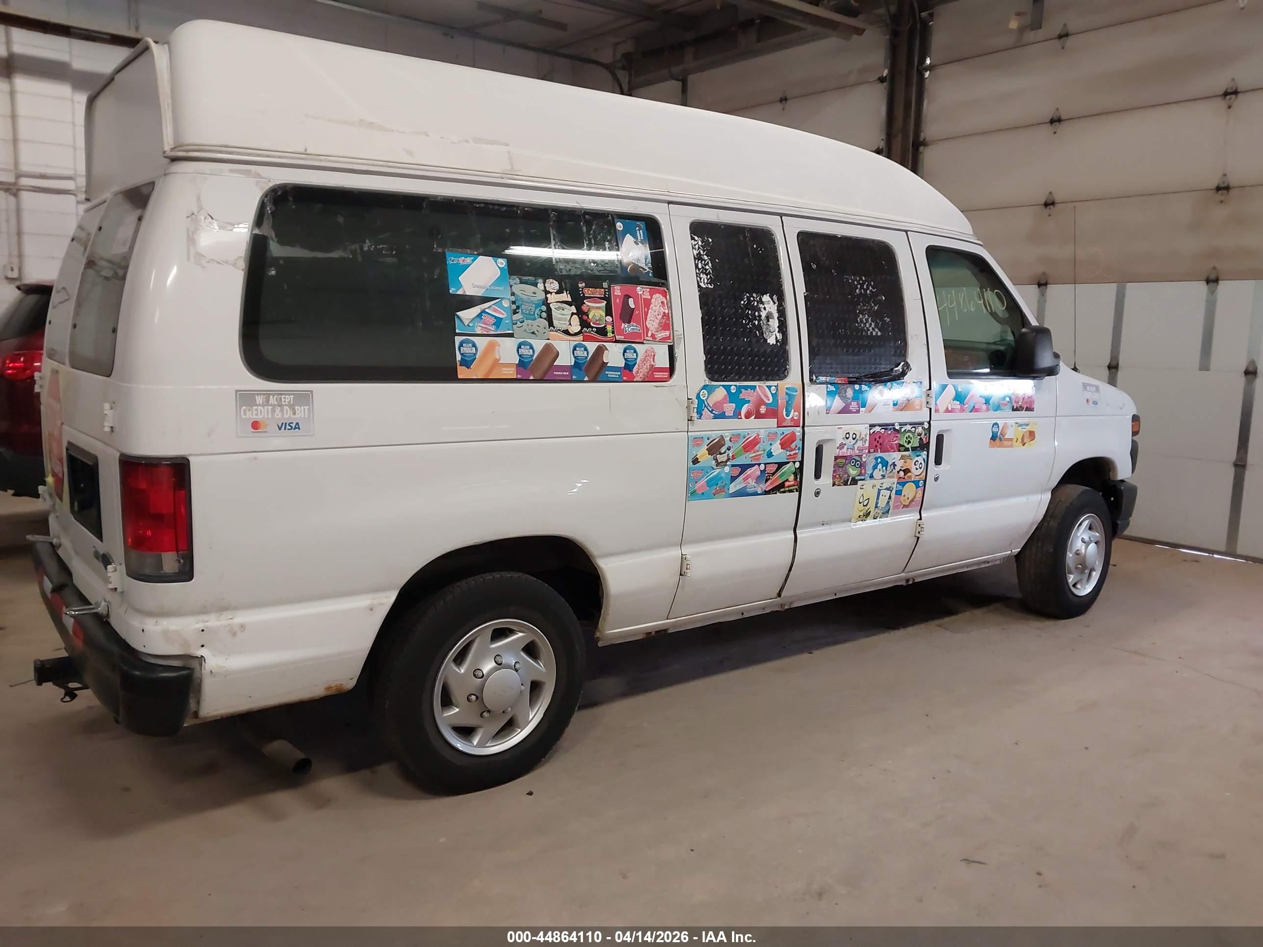 FORD E-150 image 4