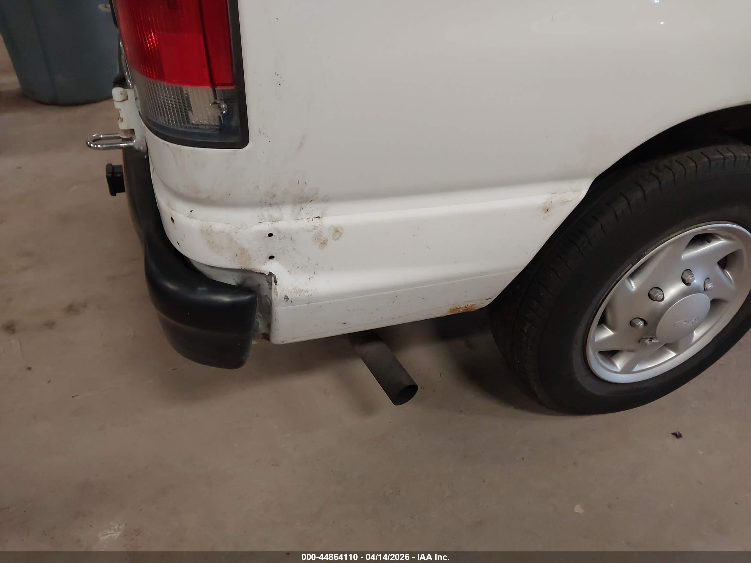 FORD E-150 image 6