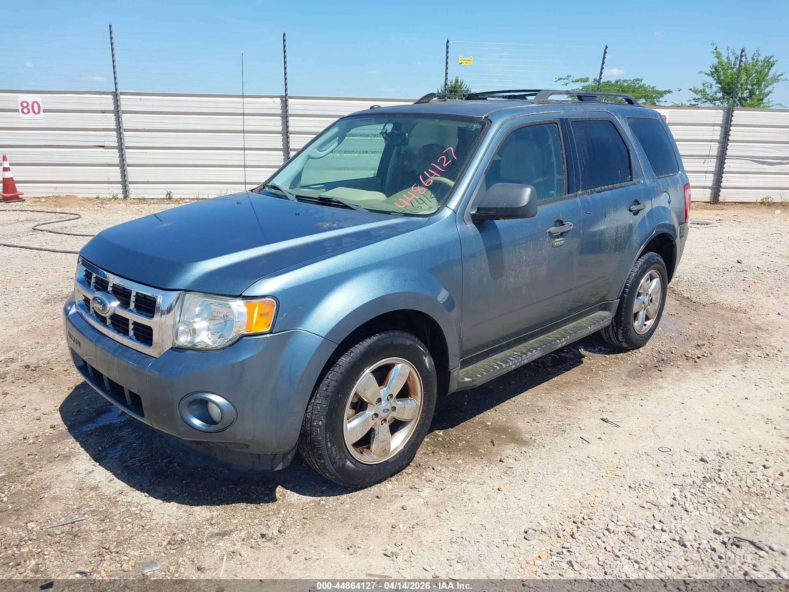 FORD ESCAPE image 2