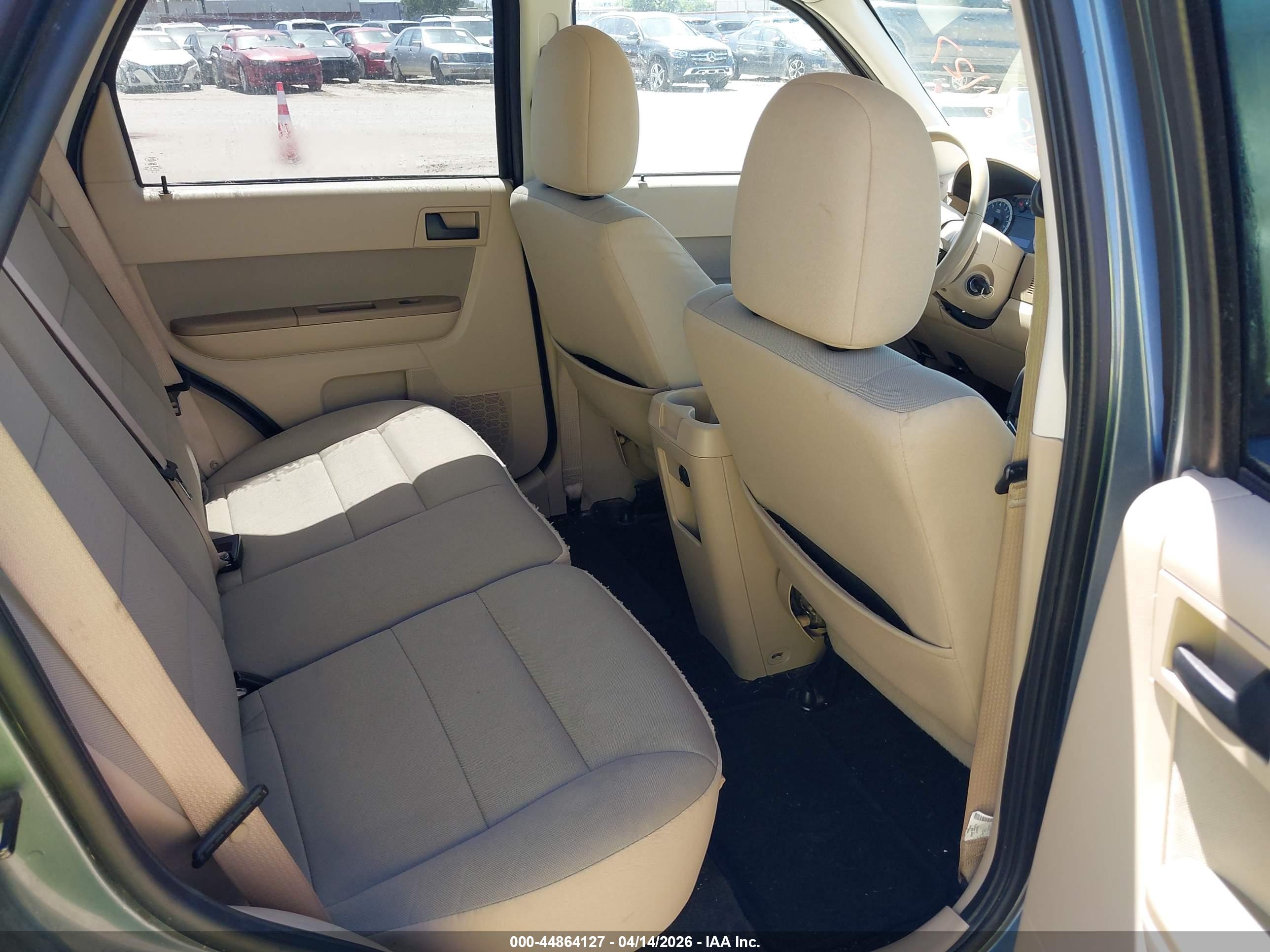 FORD ESCAPE image 8