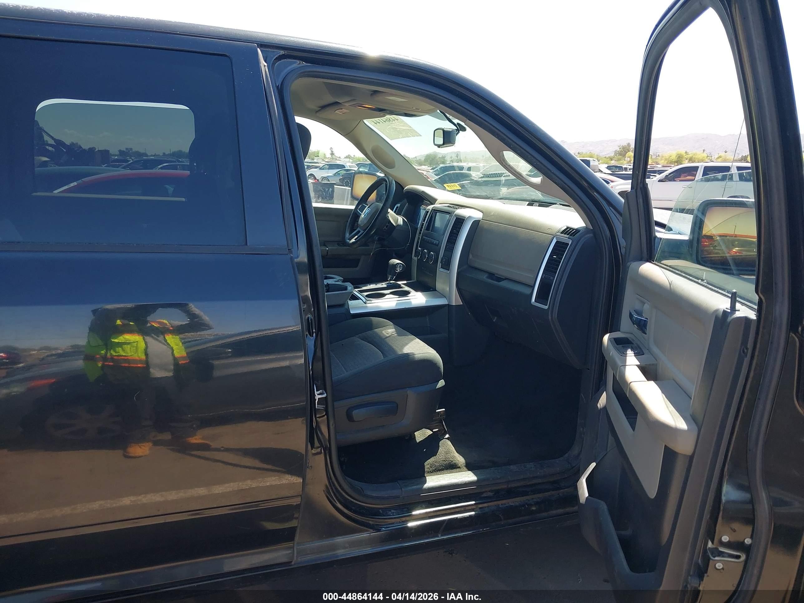 DODGE RAM image 5
