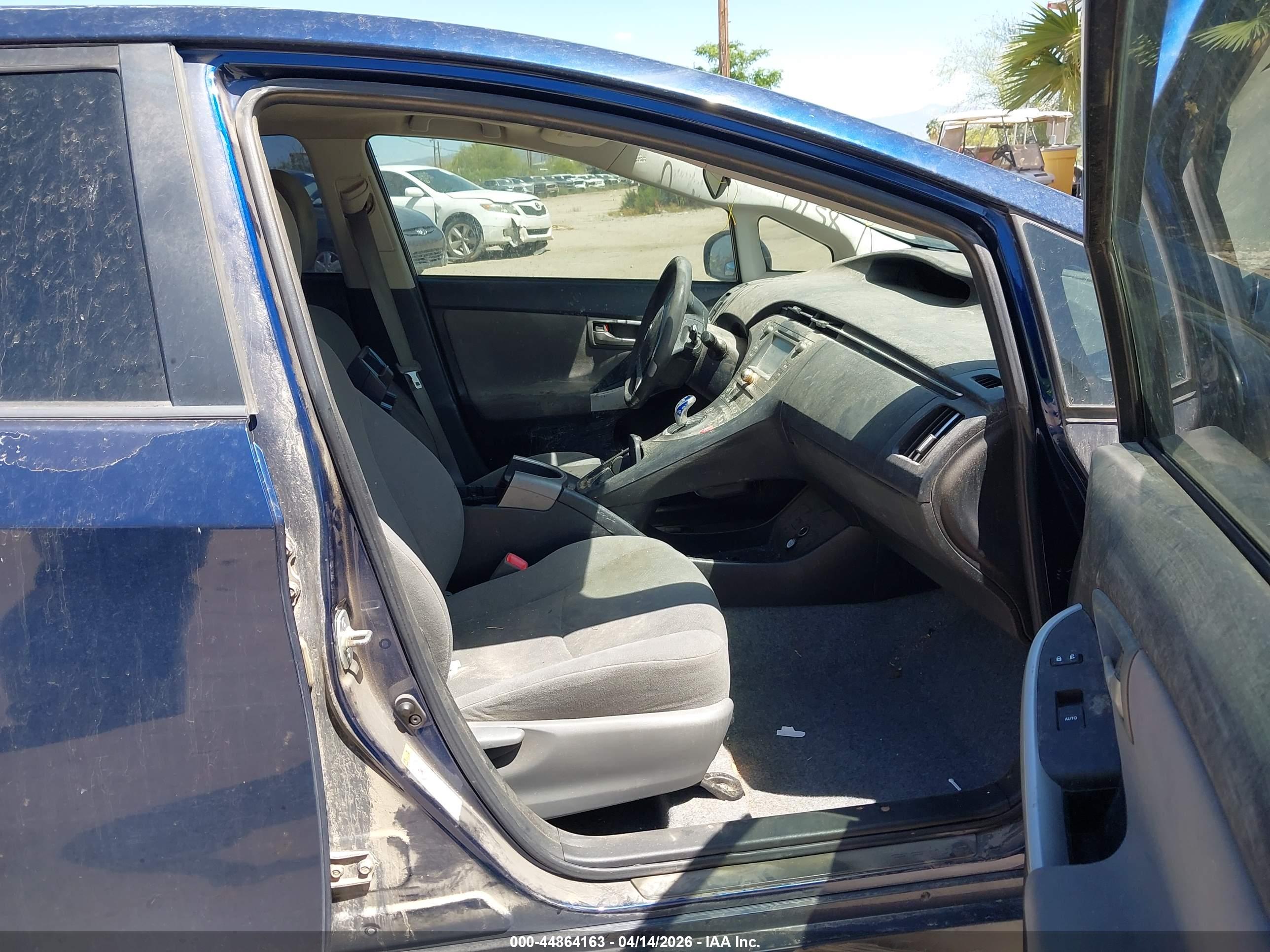 TOYOTA PRIUS image 5