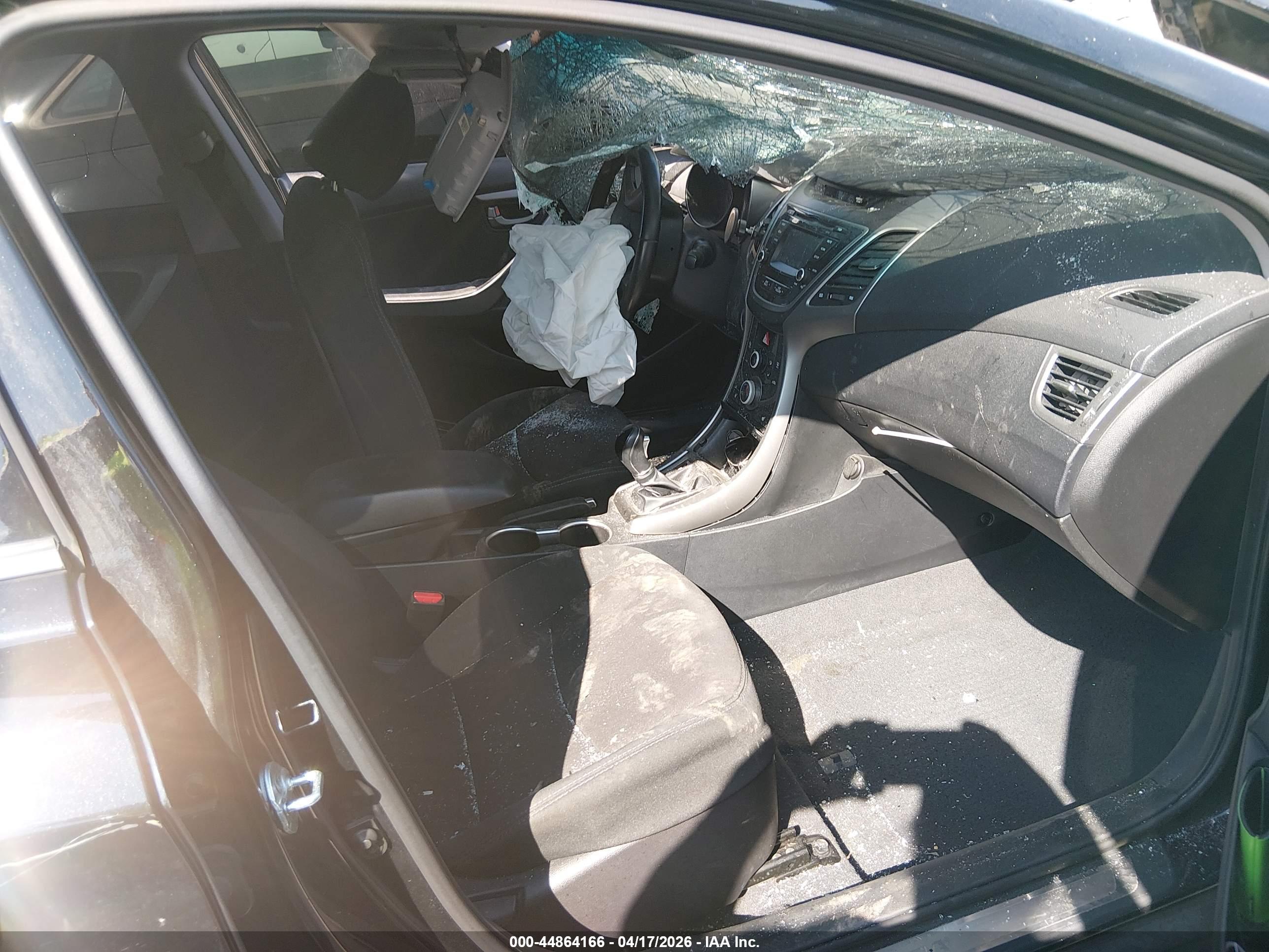 HYUNDAI ELANTRA image 5