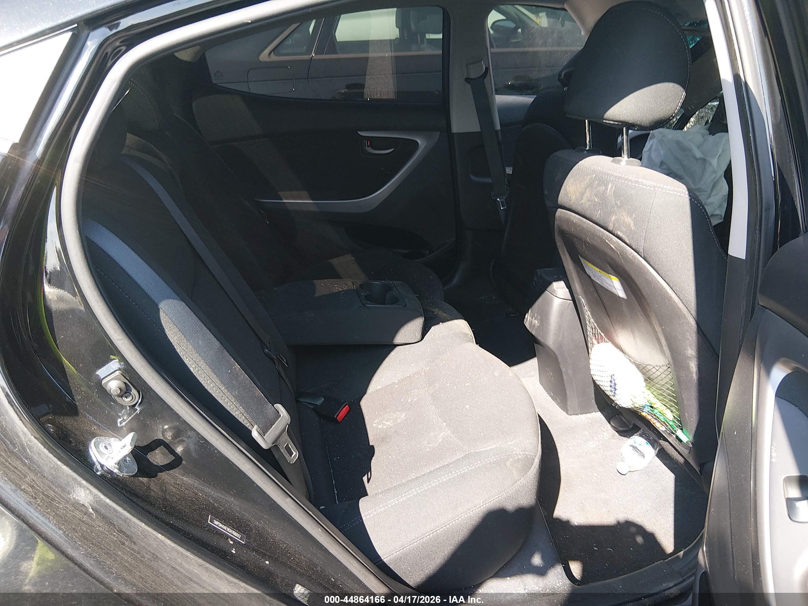 HYUNDAI ELANTRA image 8